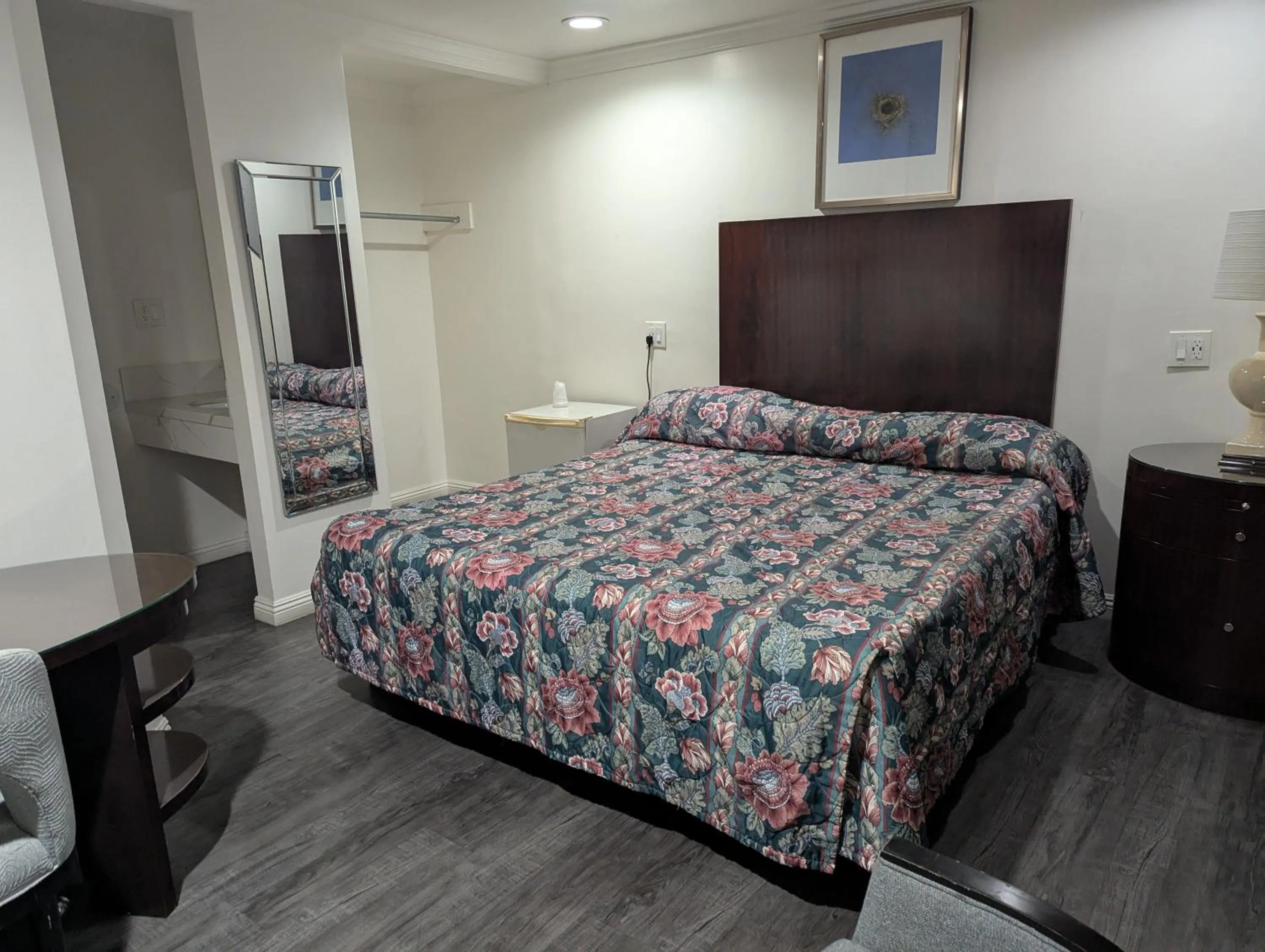 Bed in Airport Motel - Inglewood