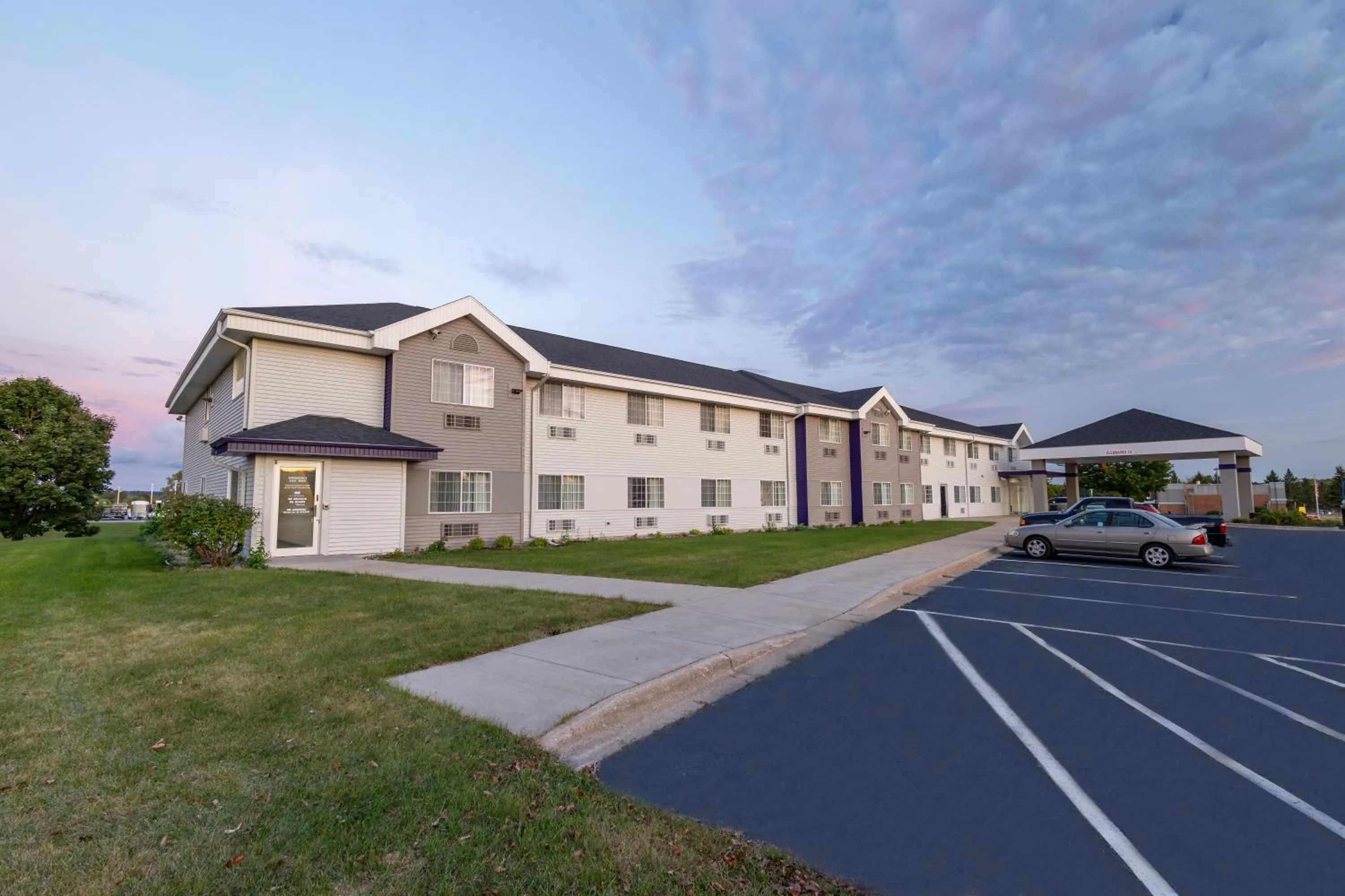 Property building in Super 8 by Wyndham Verona/Madison