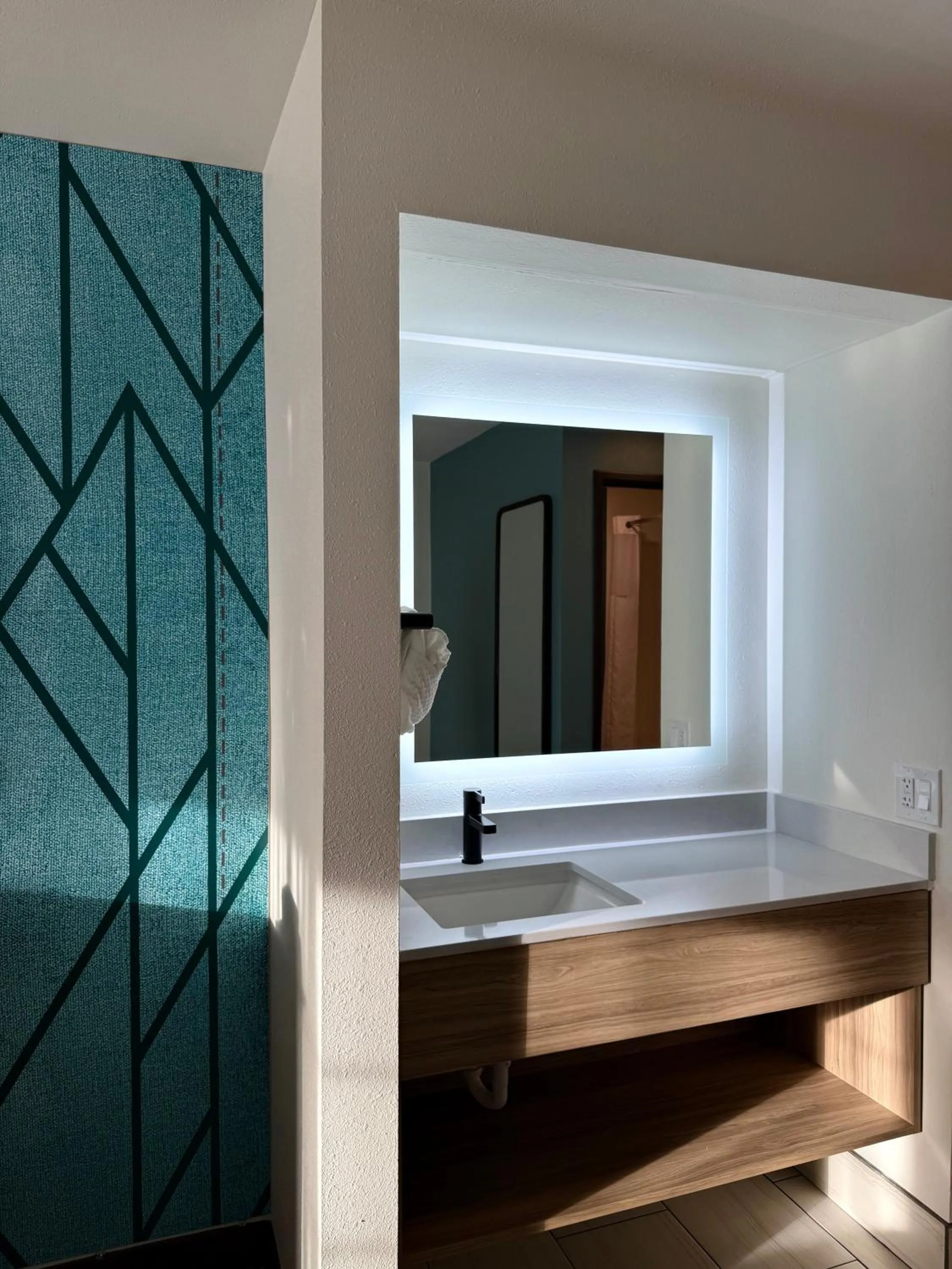 Bathroom in Super 8 by Wyndham Verona/Madison