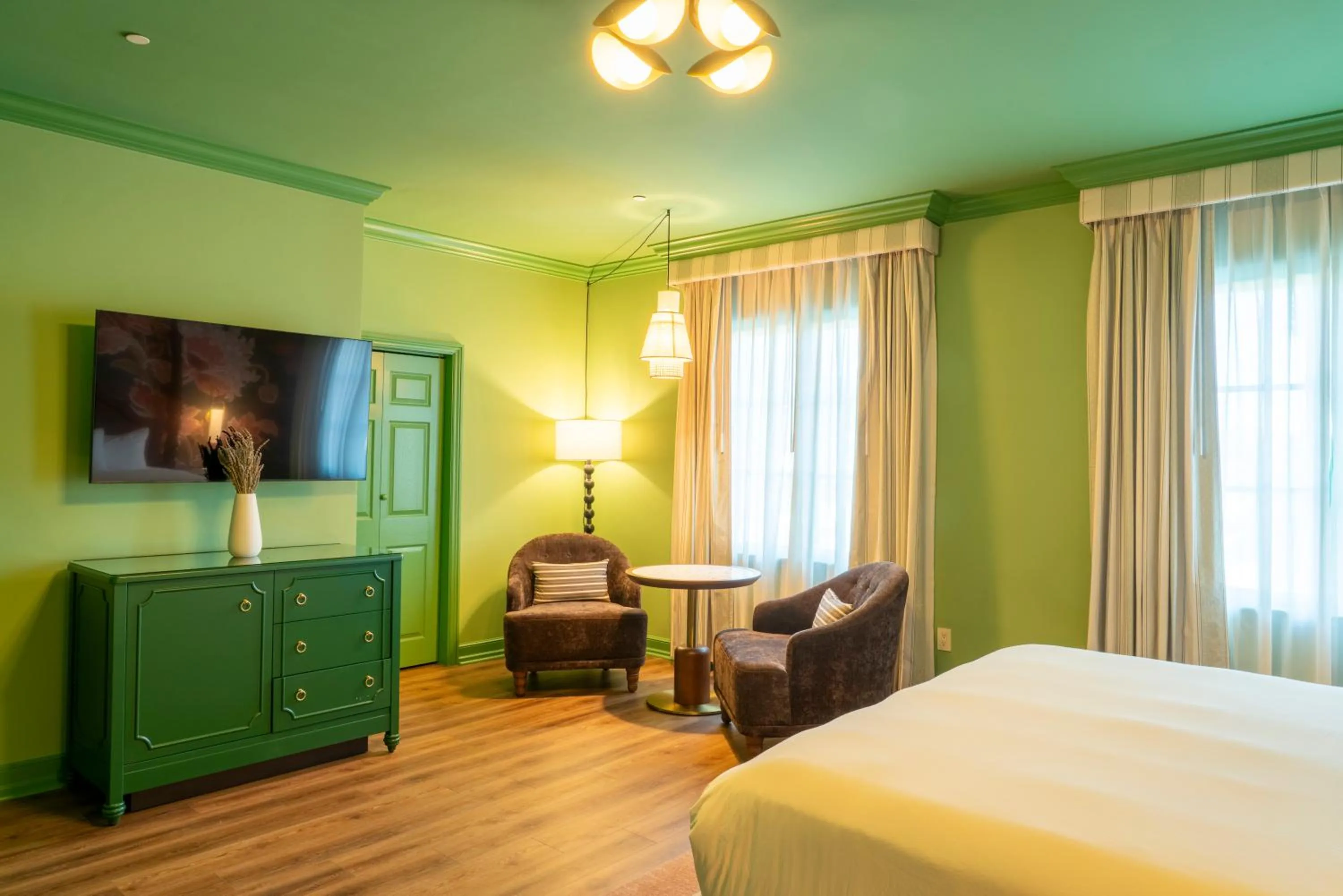 Bed in Carlton Hotel