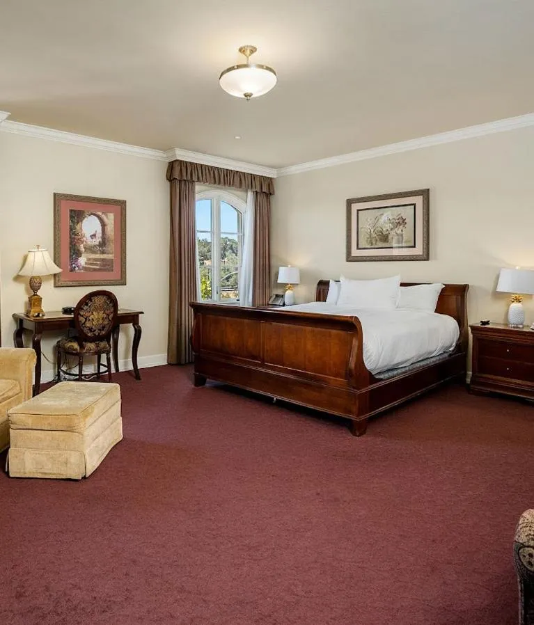 Deluxe Queen Room with Two Queen Beds in Carlton Hotel