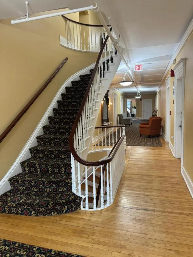 Property building in Thayers Inn