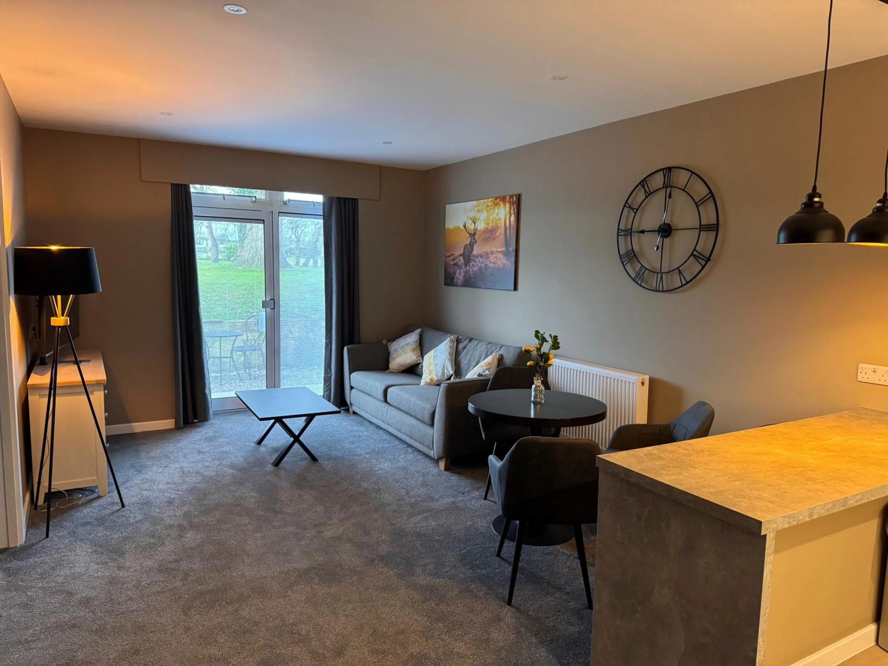 Seating area in South Lawn Hotel