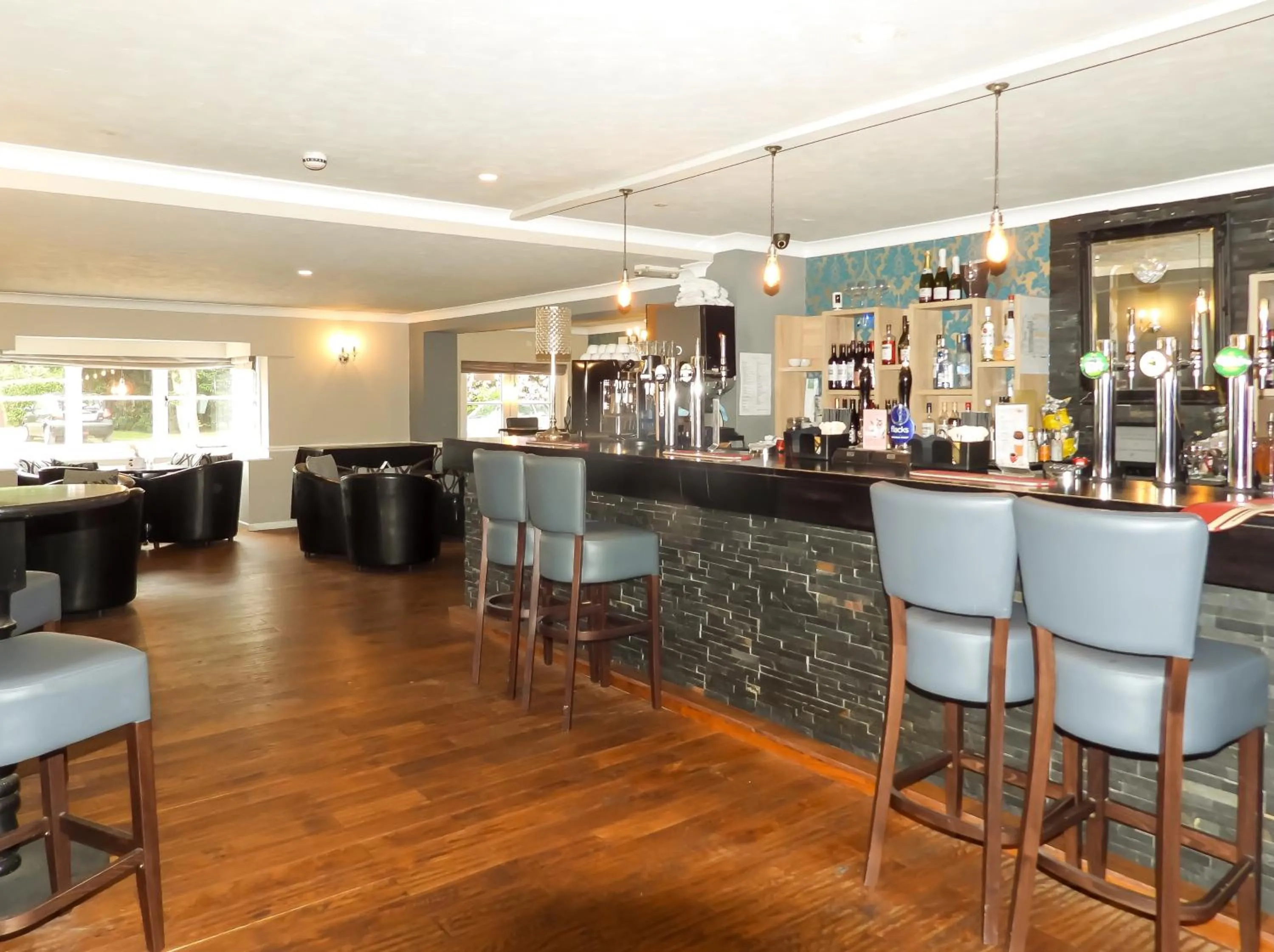 Lounge or bar in South Lawn Hotel