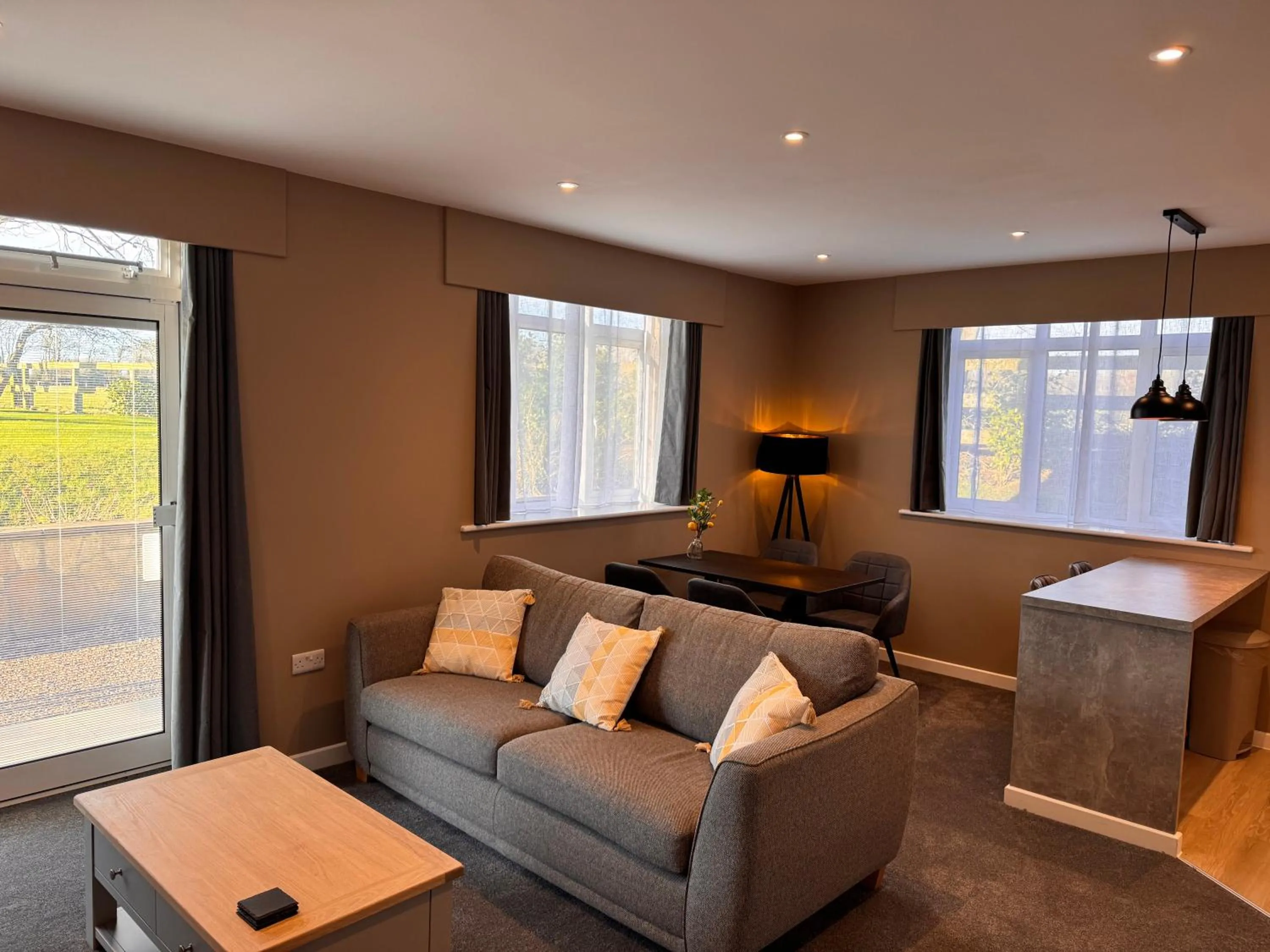 Living room in South Lawn Hotel