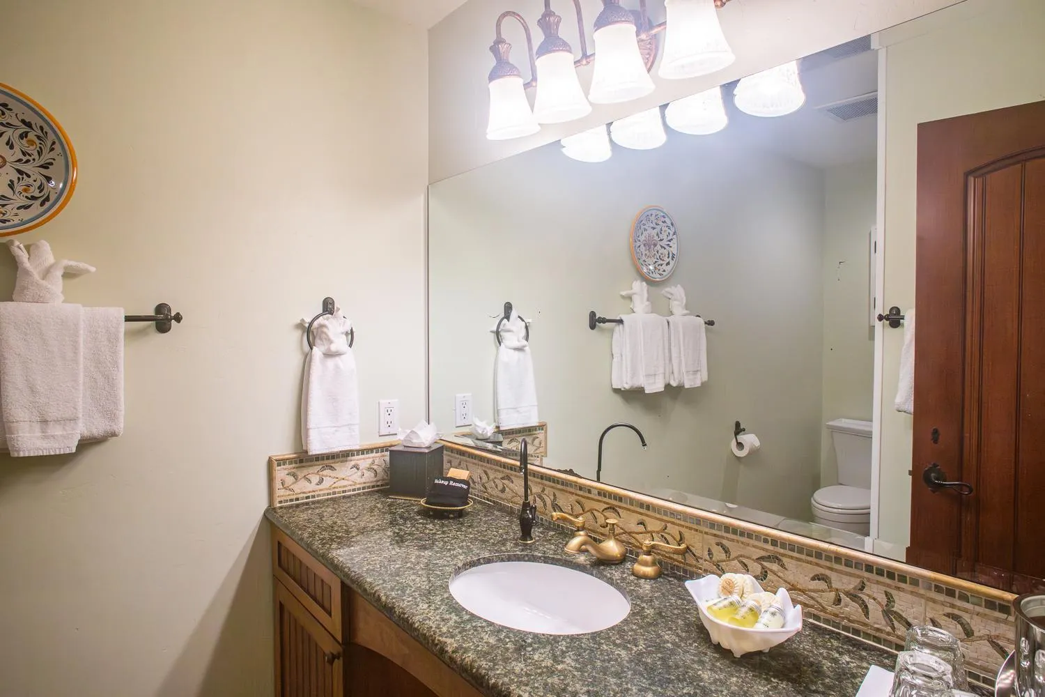 Castillo Inn at the Beach