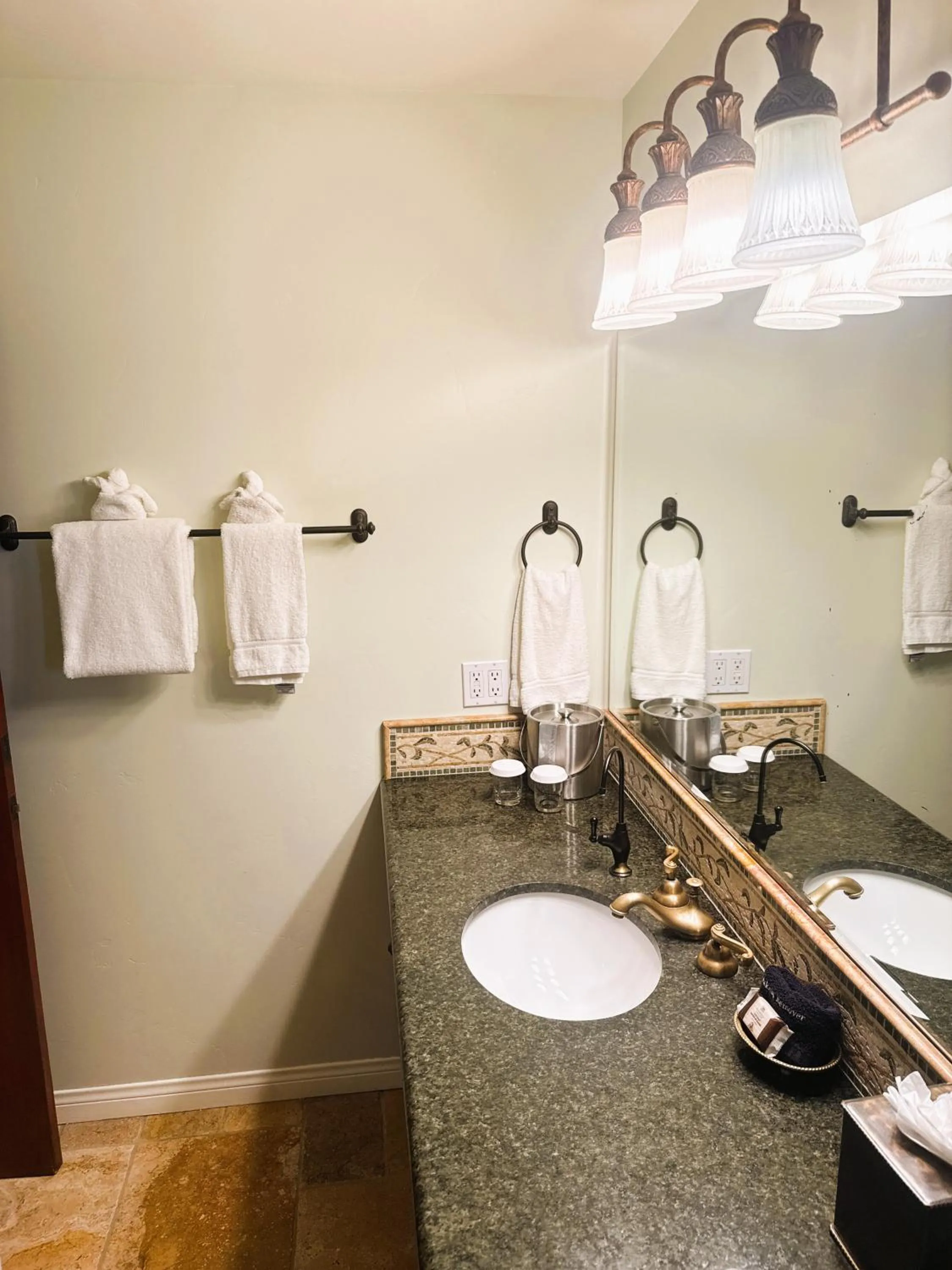 Castillo Inn at the Beach