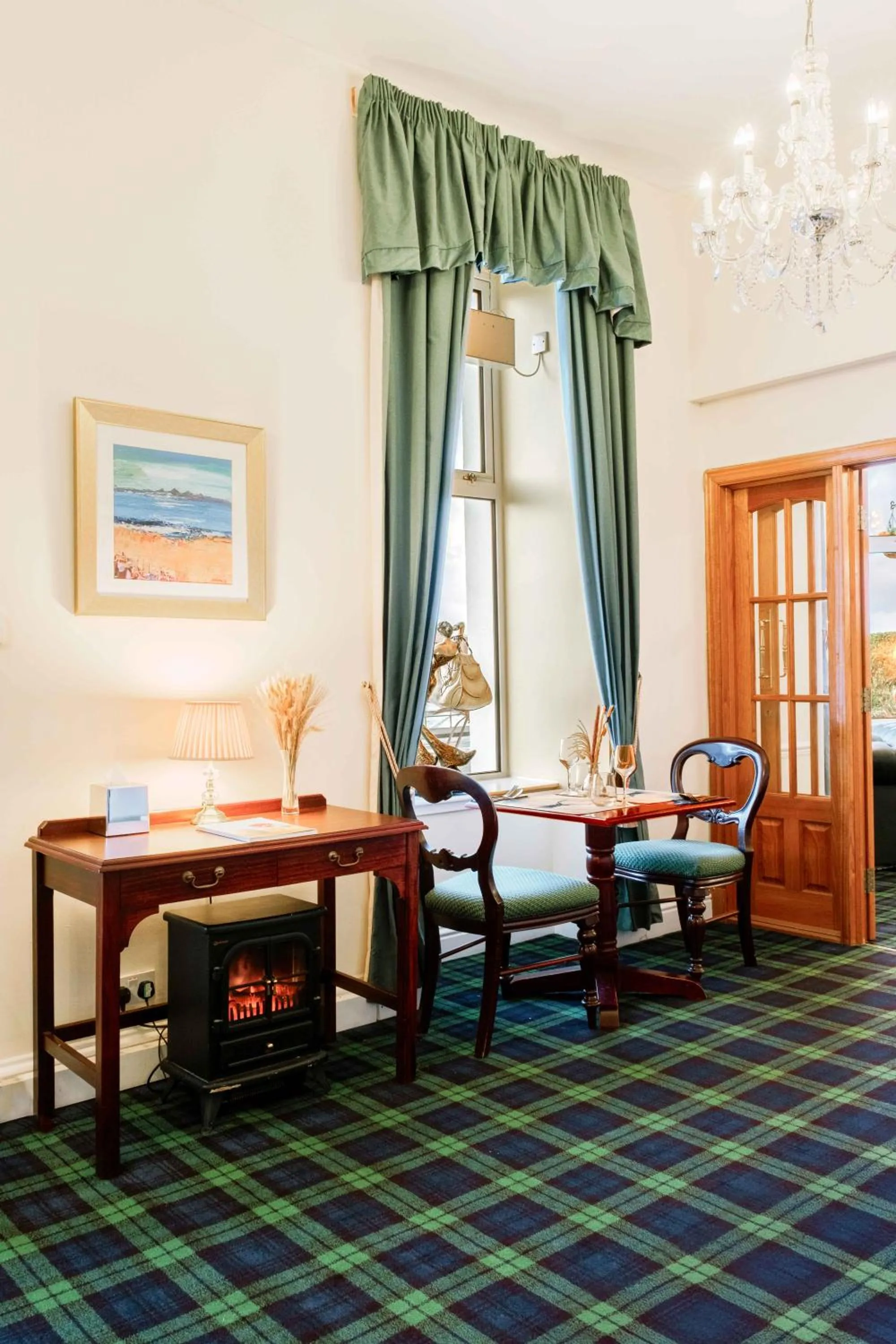Dining area in Muthu Queens Hotel, Oban