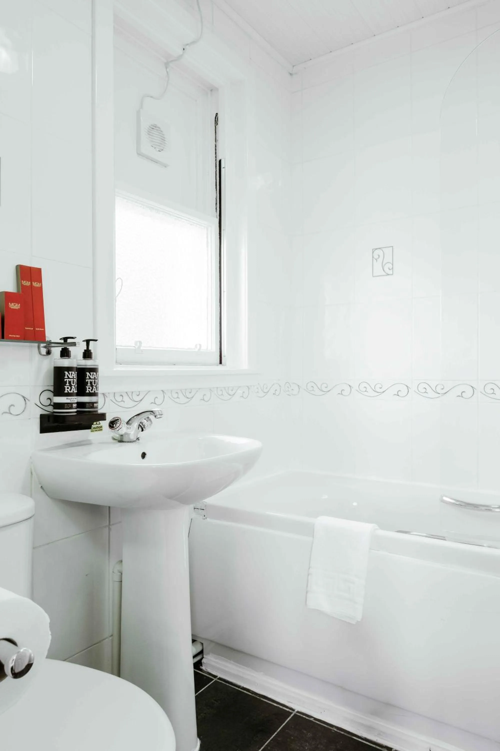 Bathroom in Muthu Queens Hotel, Oban