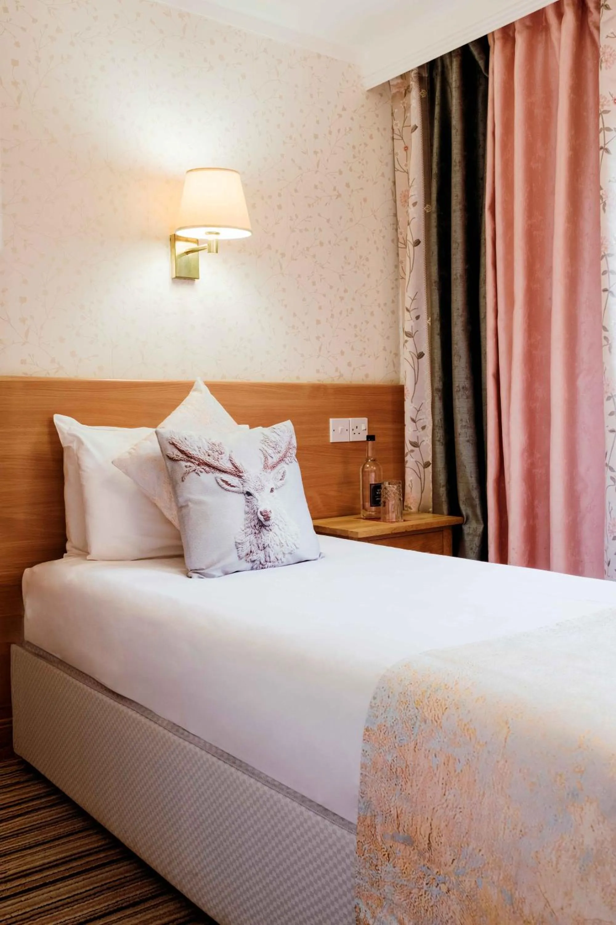 Bed in Muthu Queens Hotel, Oban