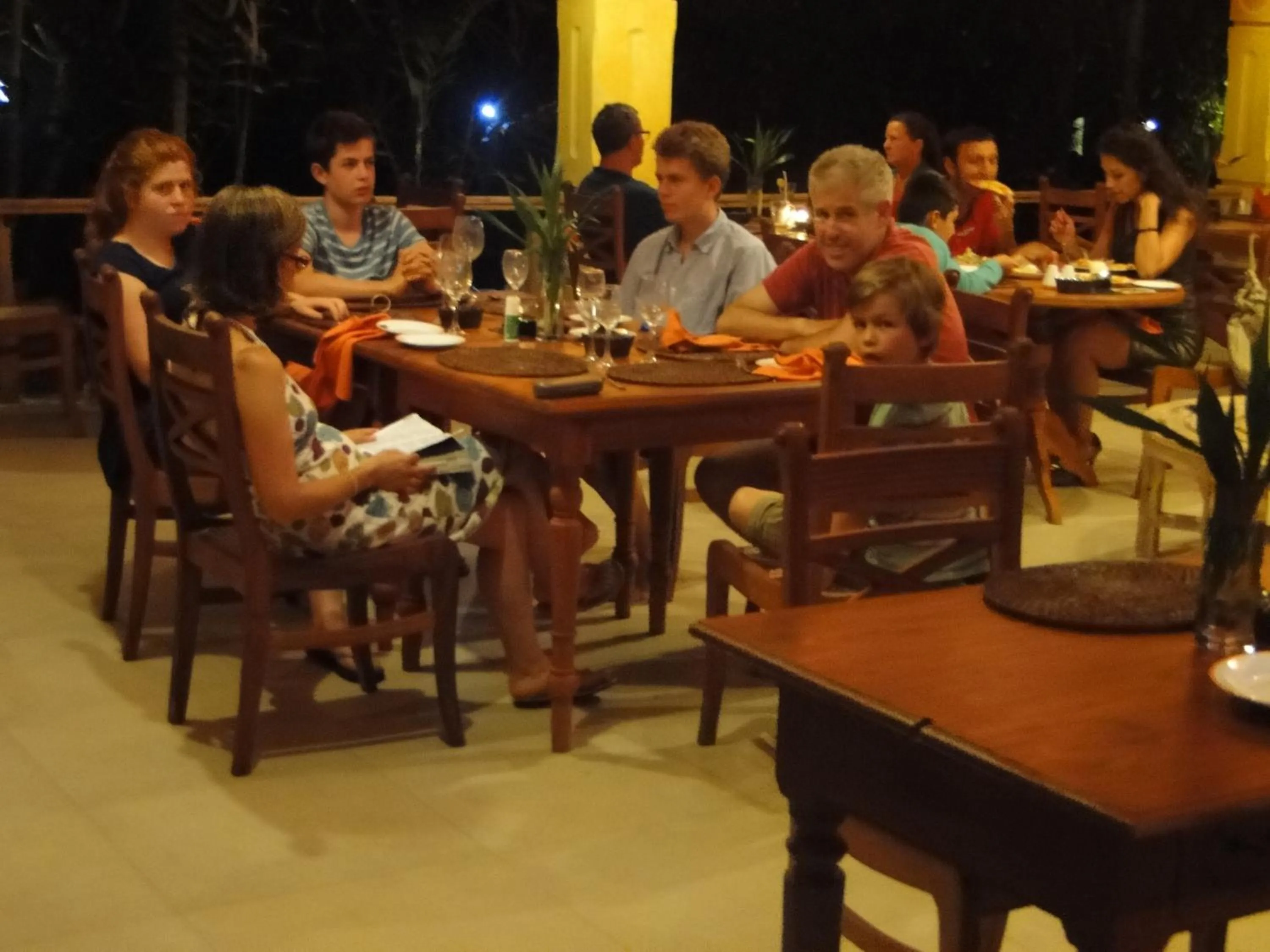 Restaurant/places to eat in Thambapanni Retreat