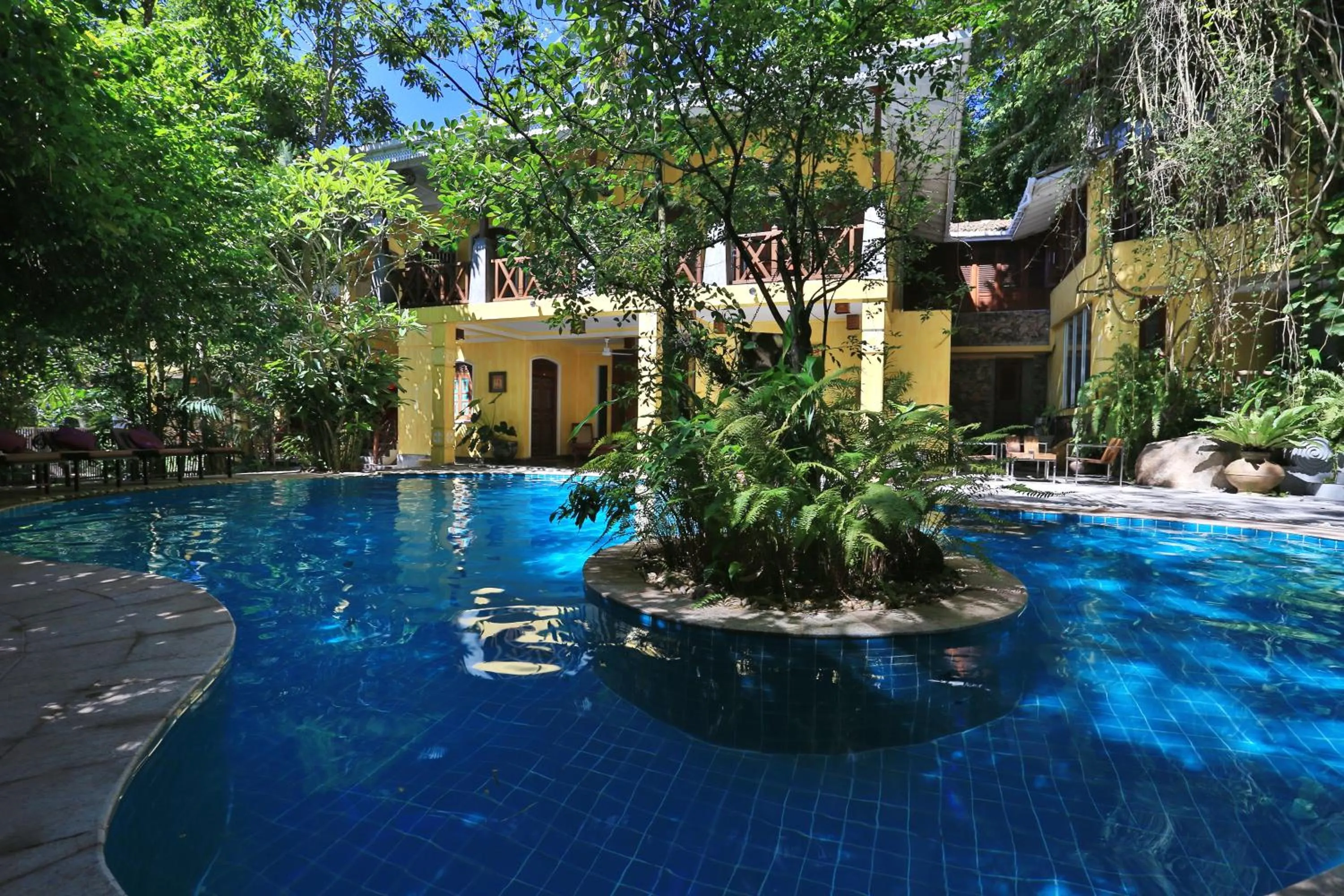 Swimming pool in Thambapanni Retreat