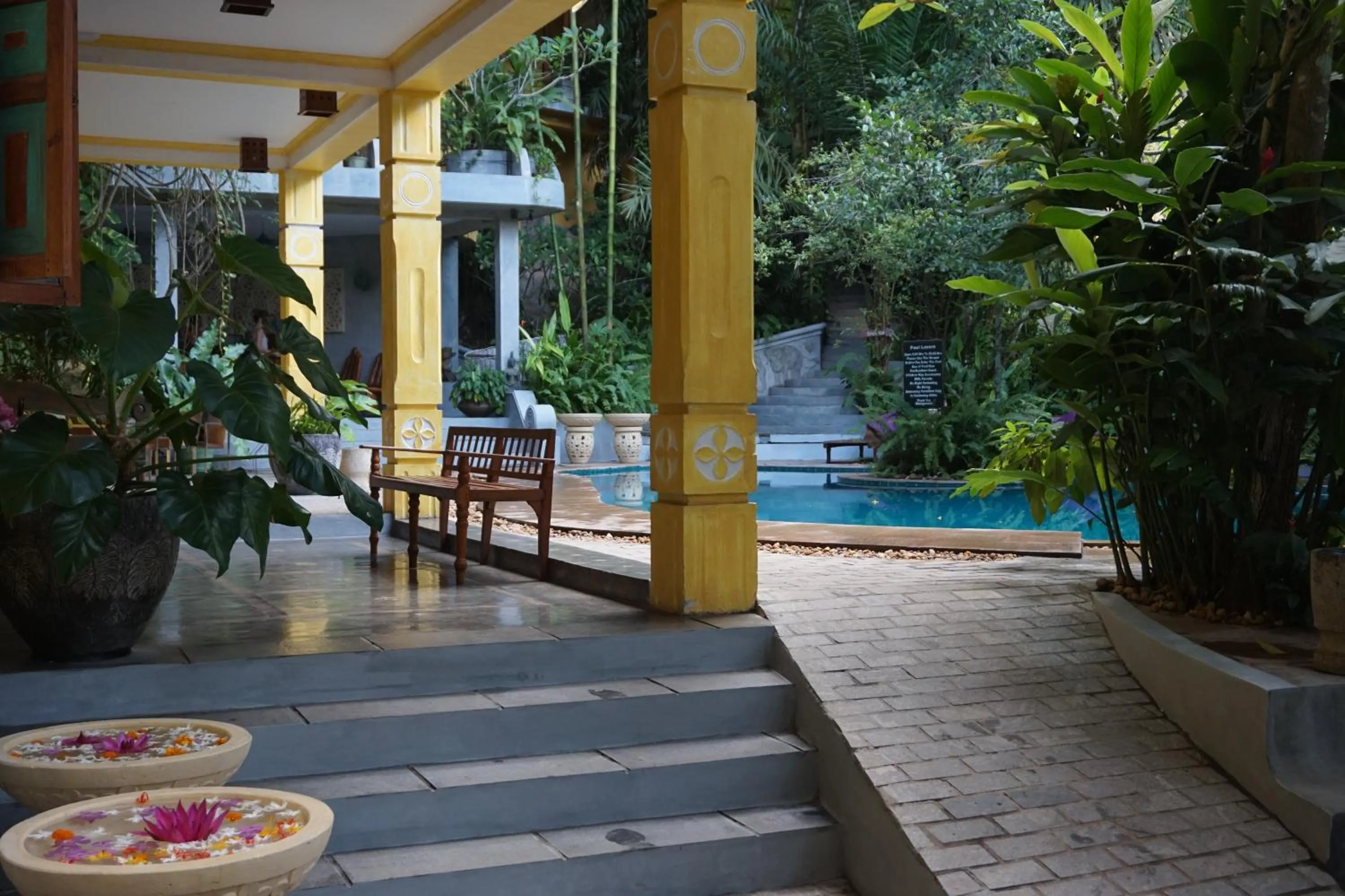 Swimming pool in Thambapanni Retreat