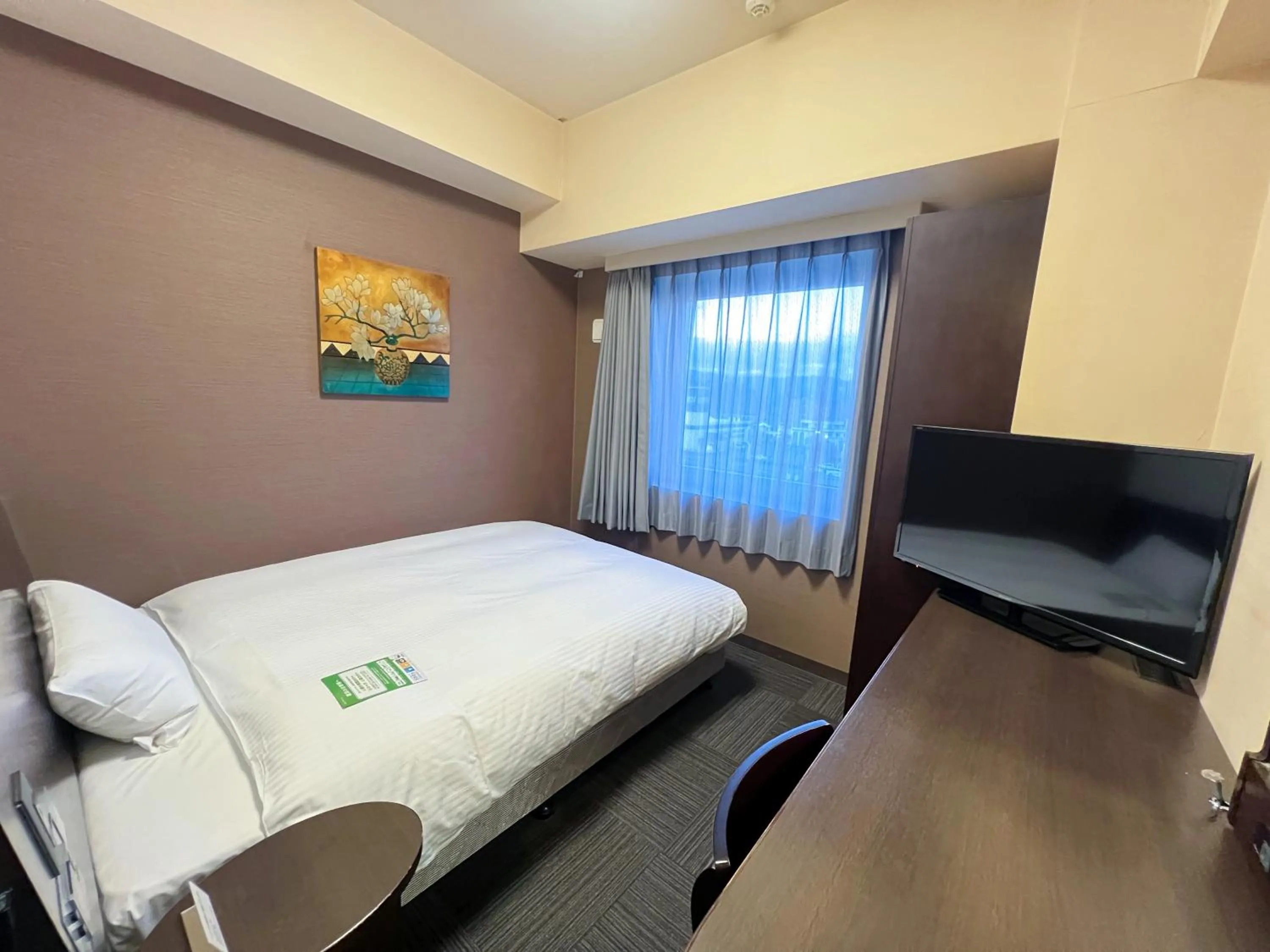 Photo of the whole room, Bed in Hotel Route-Inn Shin Gotemba Inter -Kokudo 246 gou-