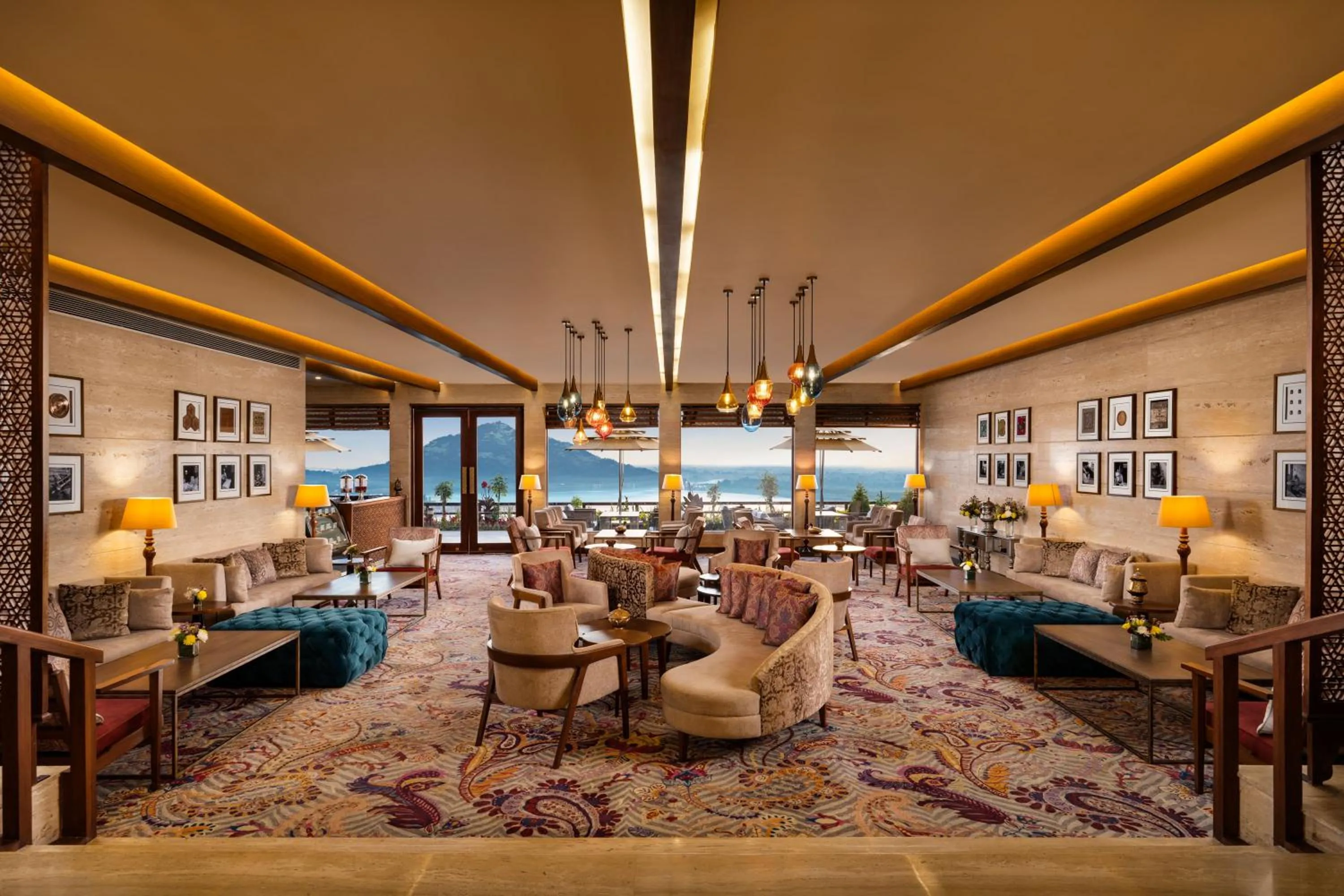 Seating area in Taj Dal View Srinagar