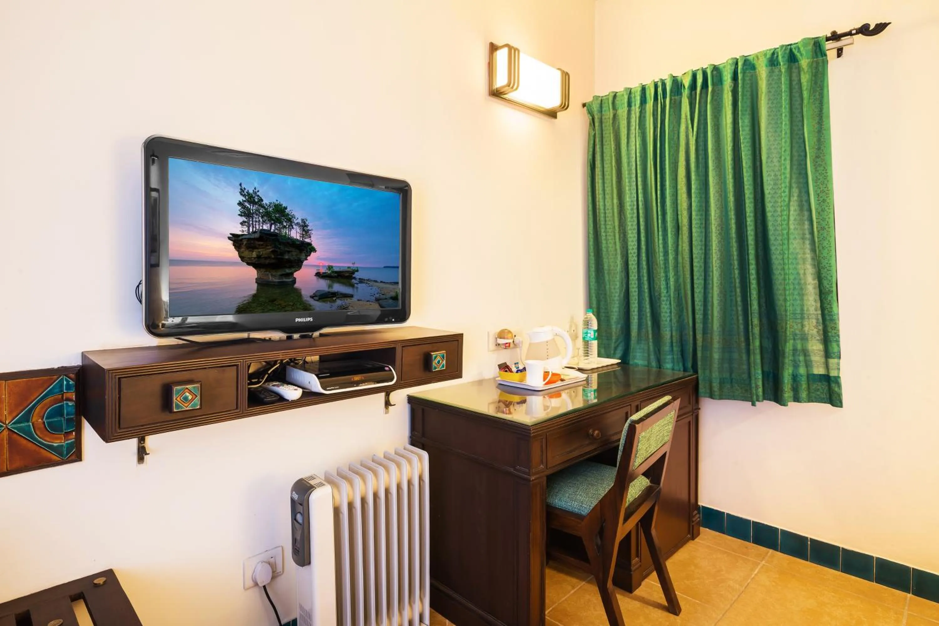 Non alcoholic drinks in Home@F37 Kailash Colony Metro