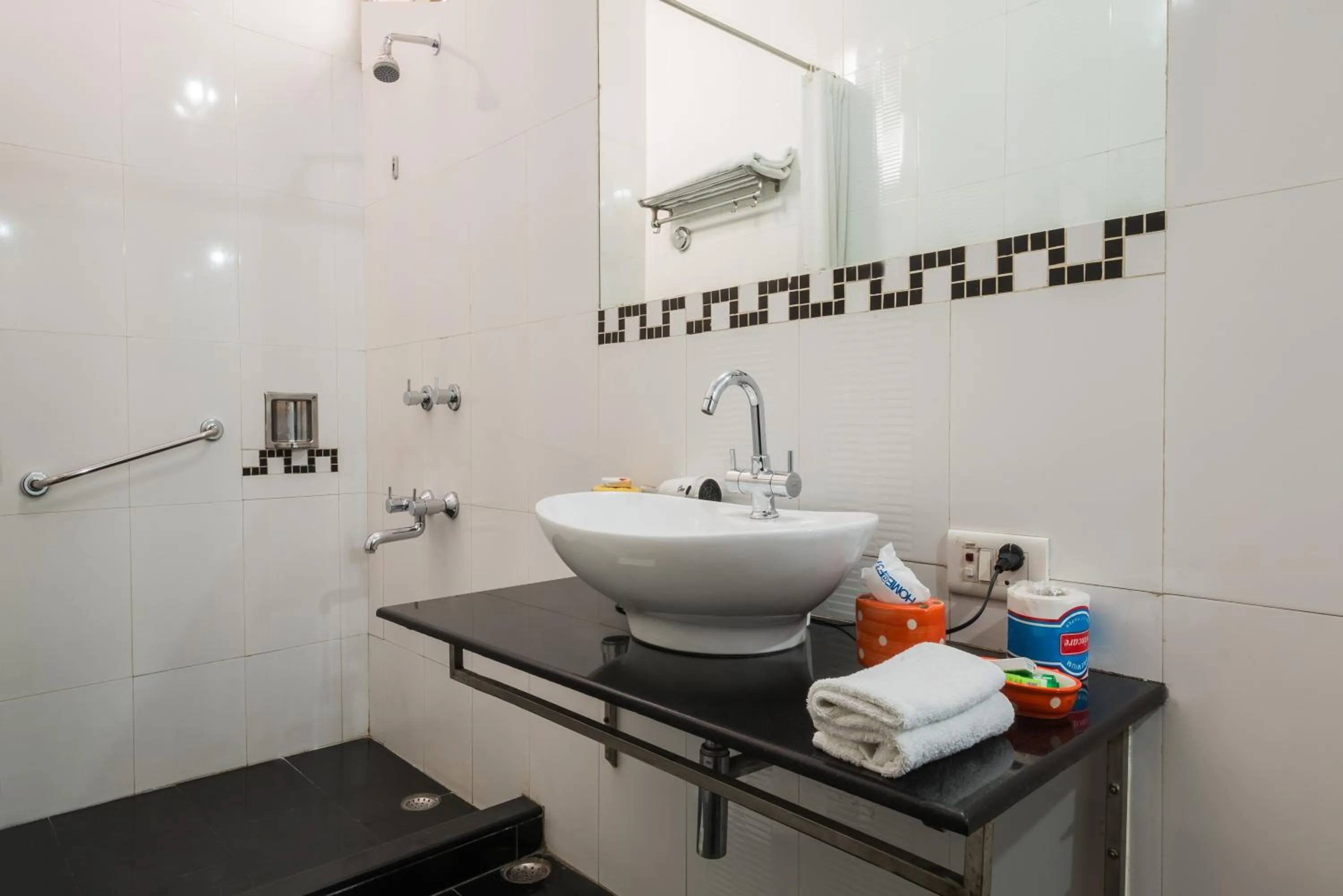 Bathroom in Home@F37 Kailash Colony Metro