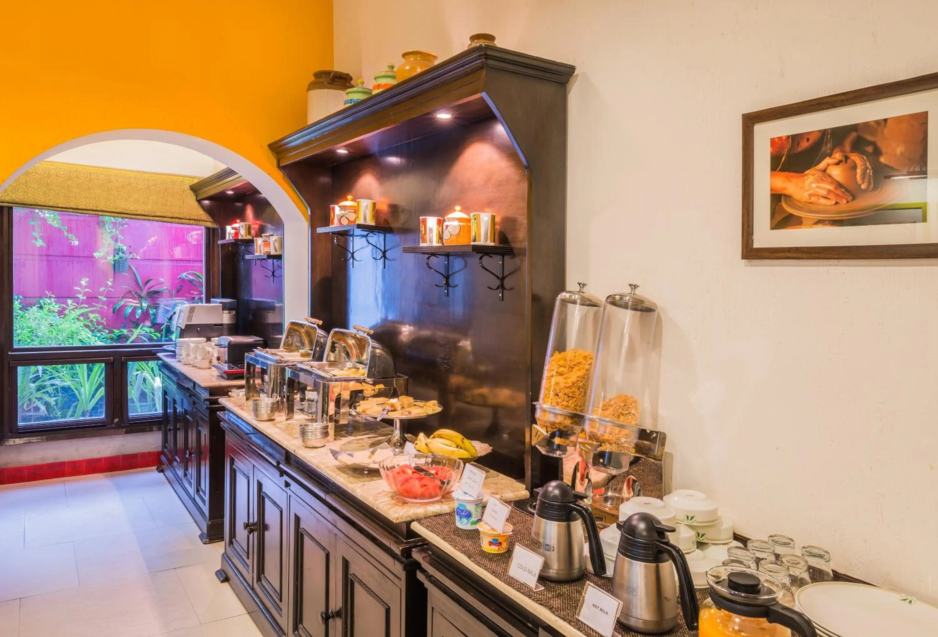 Restaurant/places to eat in Home@F37 Kailash Colony Metro