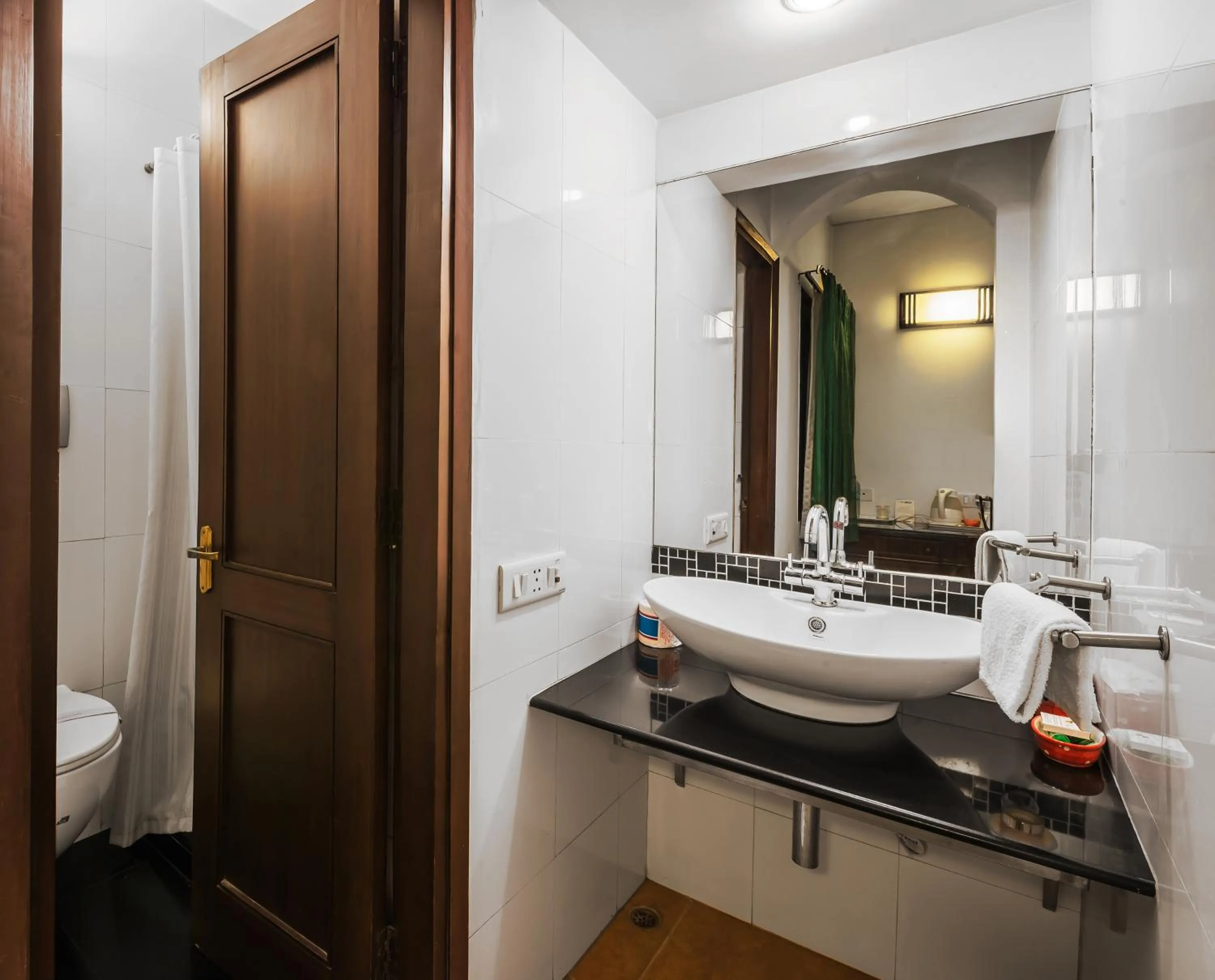 Toilet in Home@F37 Kailash Colony Metro