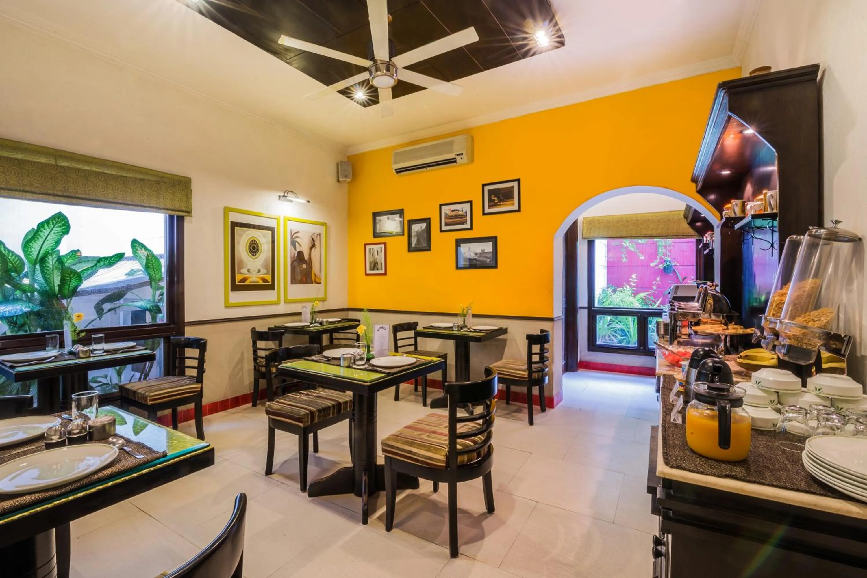 Restaurant/places to eat in Home@F37 Kailash Colony Metro