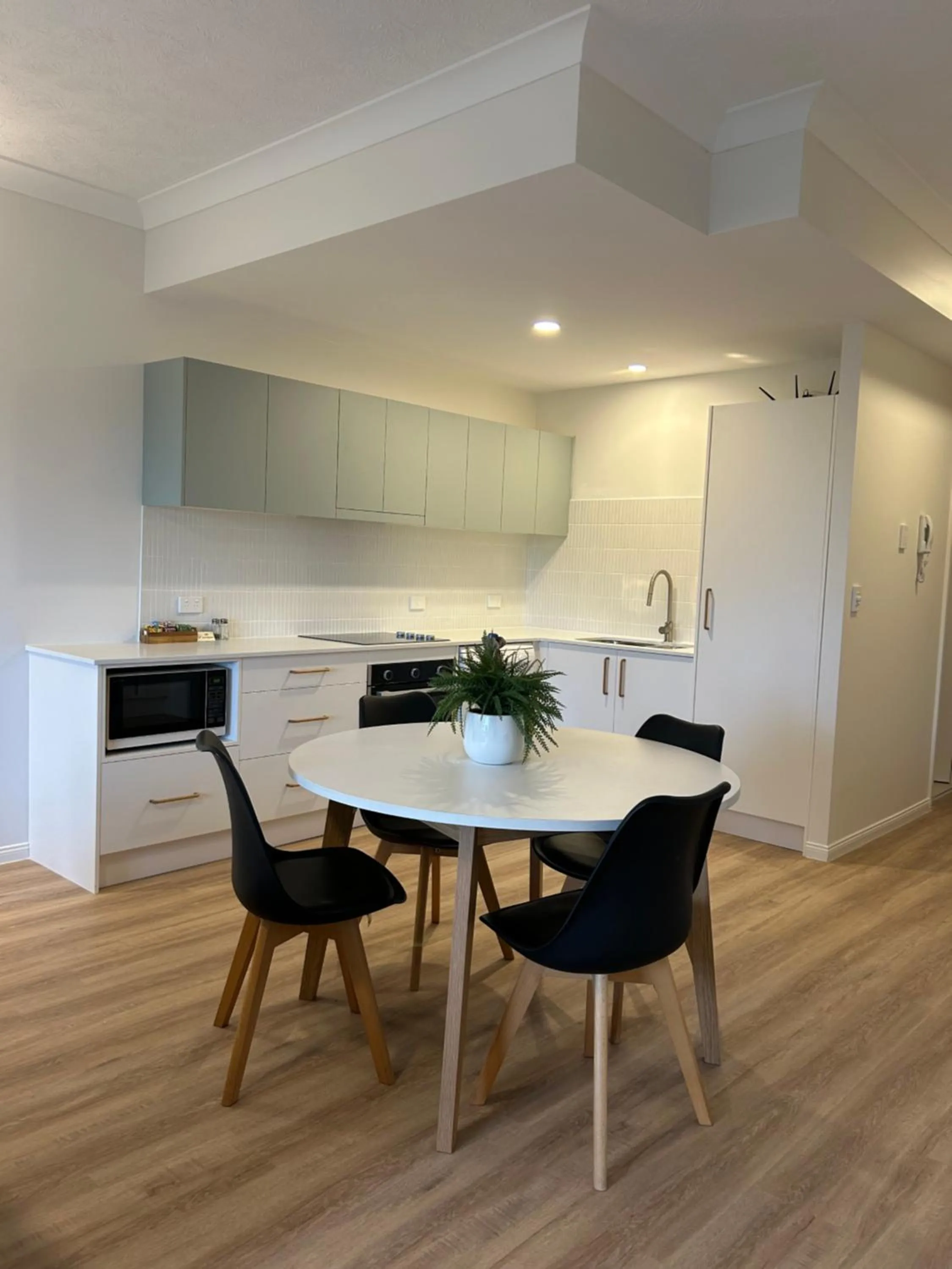 Kitchen or kitchenette in Bella Mare Coolangatta Beachside Apartments