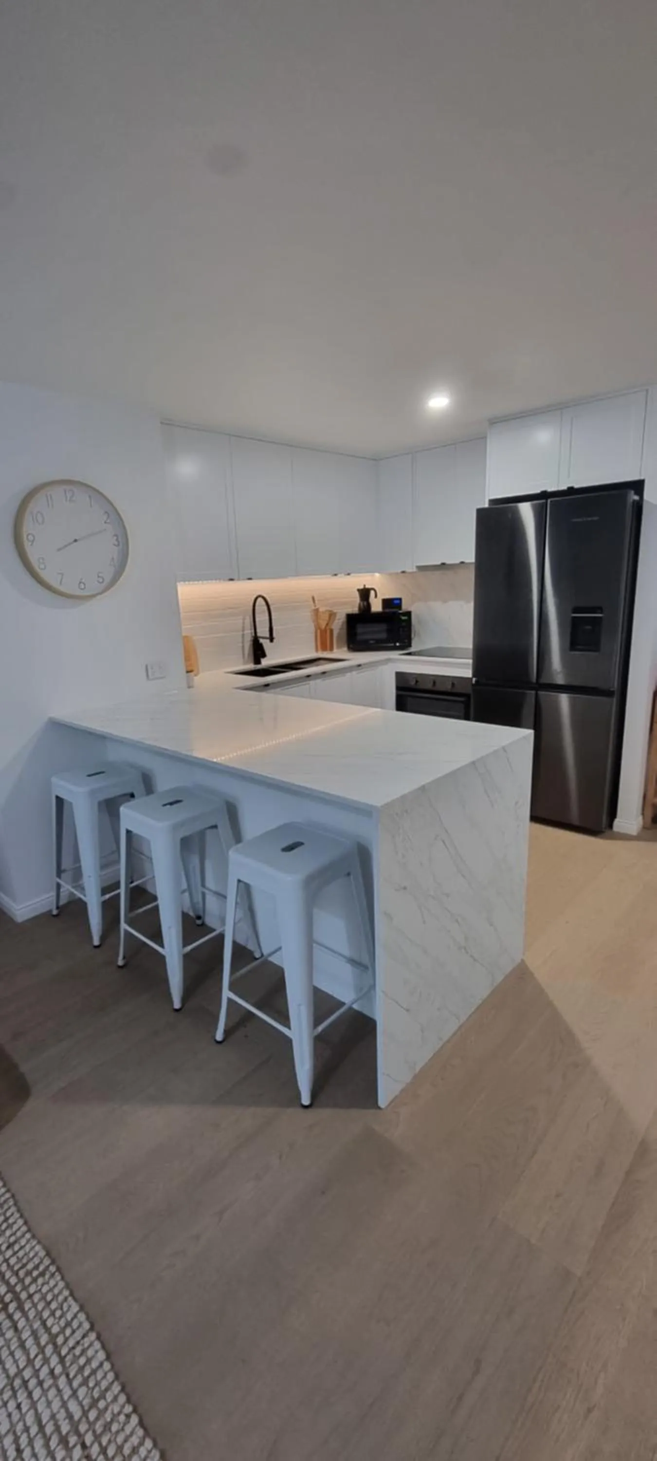 Kitchen or kitchenette in Bella Mare Coolangatta Beachside Apartments