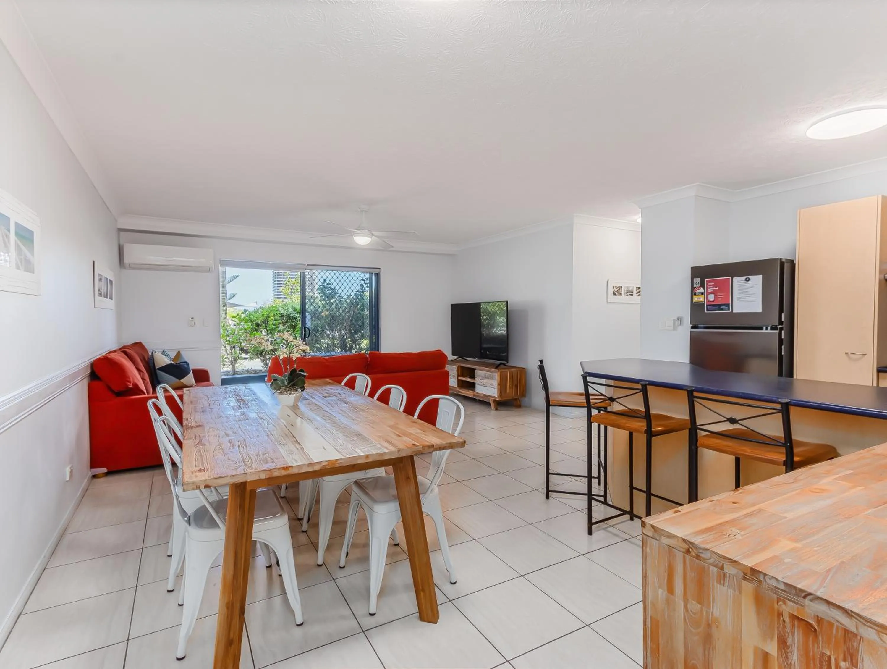 Kitchen or kitchenette in Bella Mare Coolangatta Beachside Apartments