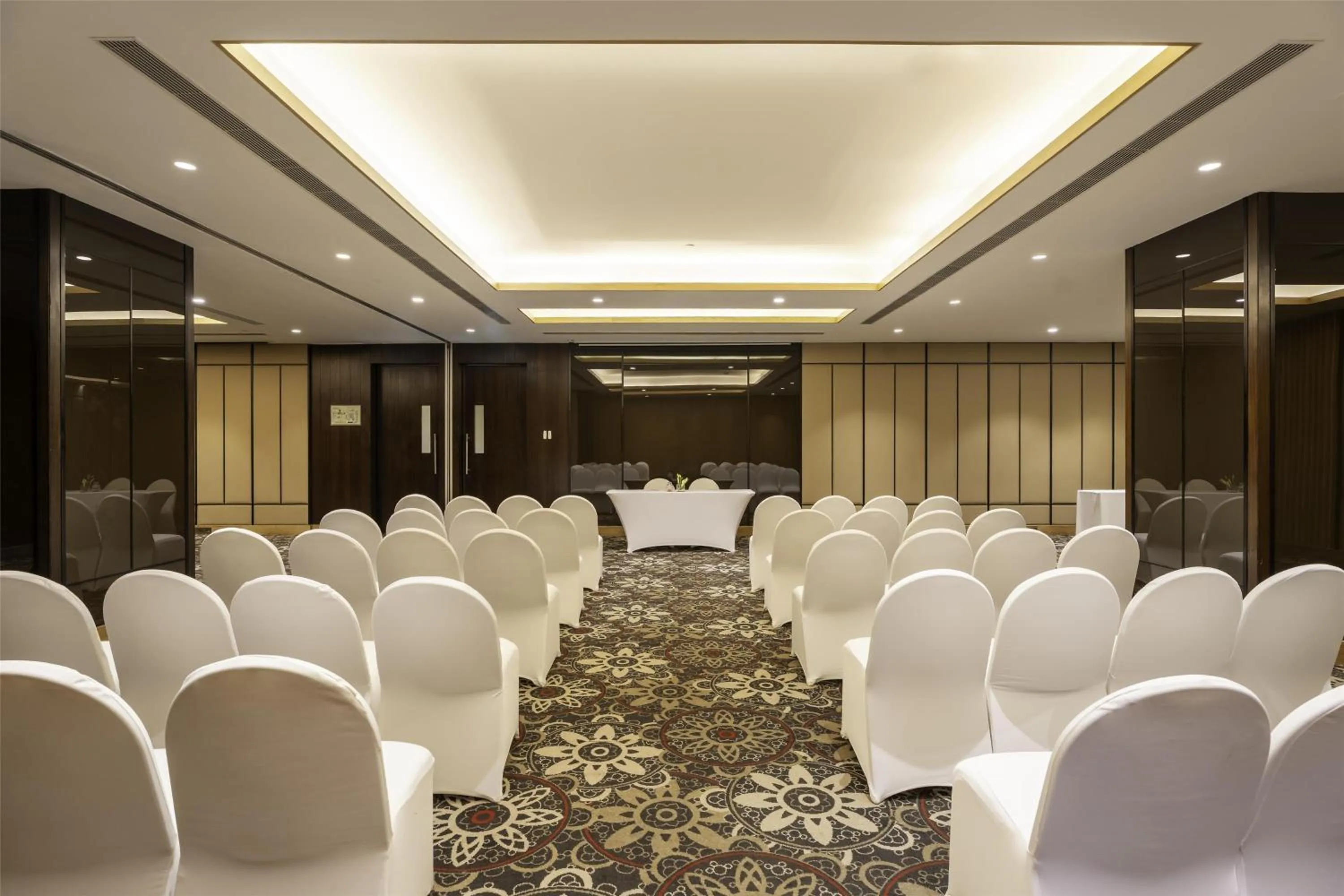 Meeting/conference room in Radisson Gurugram Udyog Vihar