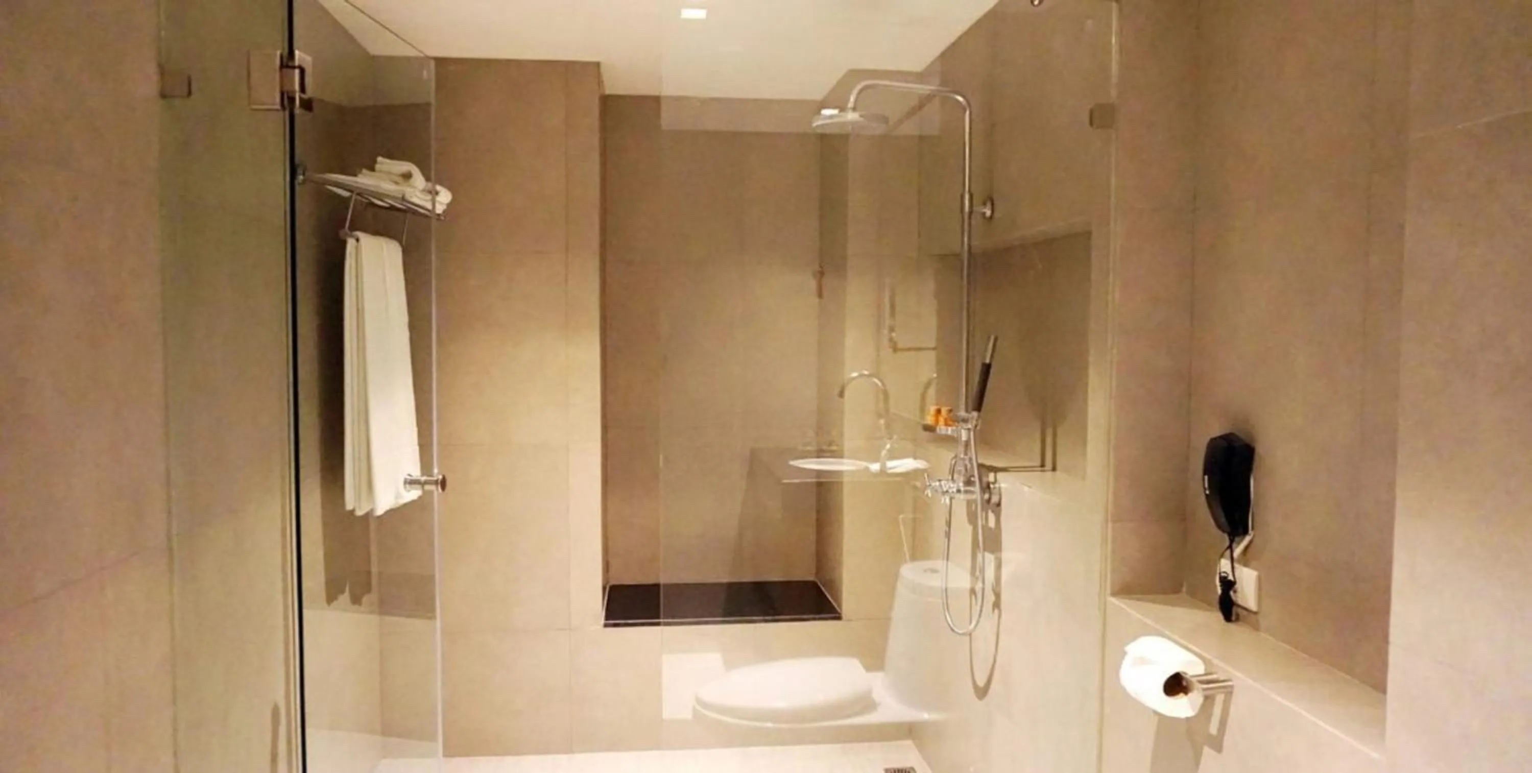 Bathroom in S33 Compact Sukhumvit Hotel