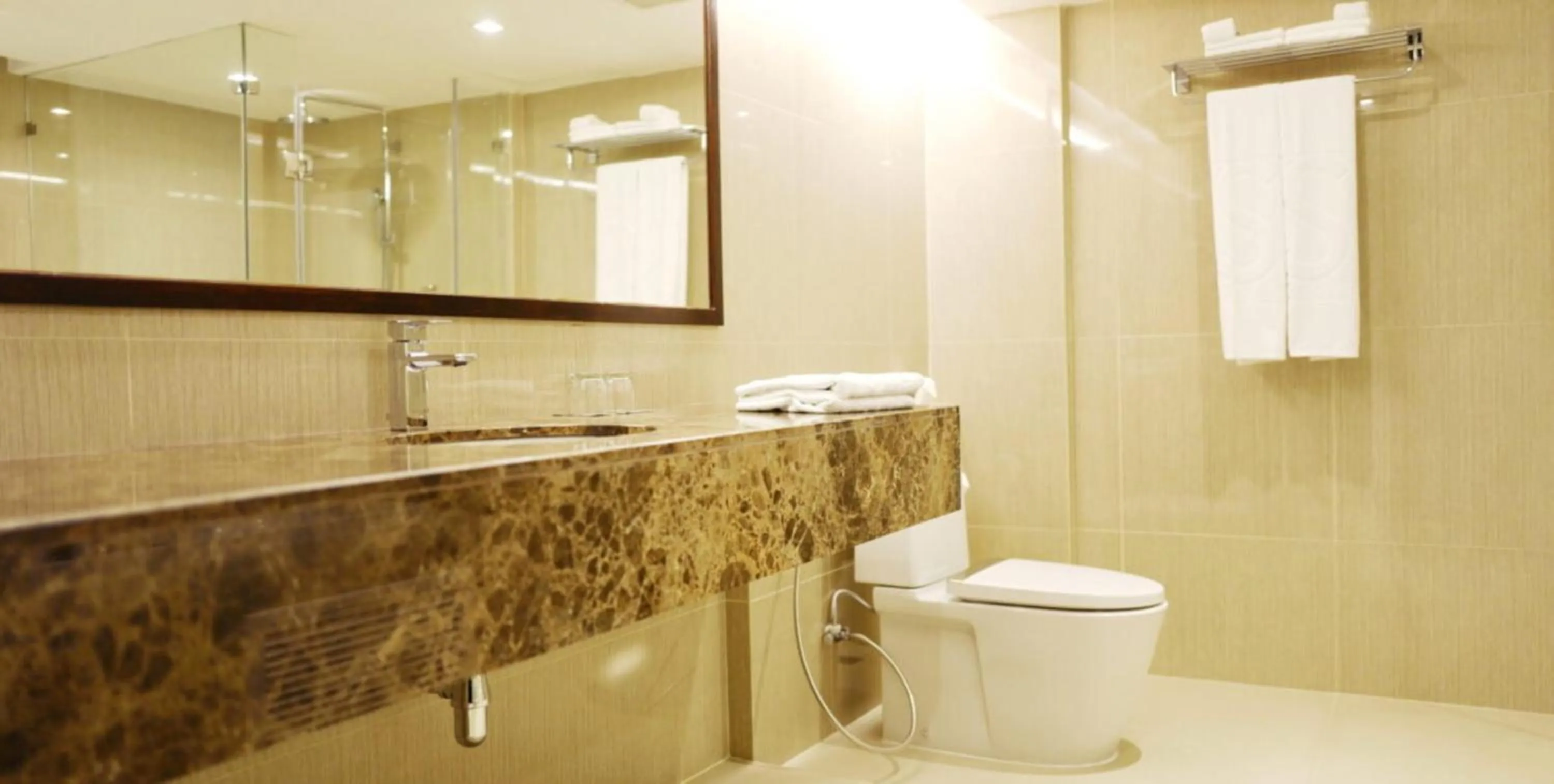 Bathroom in S33 Compact Sukhumvit Hotel