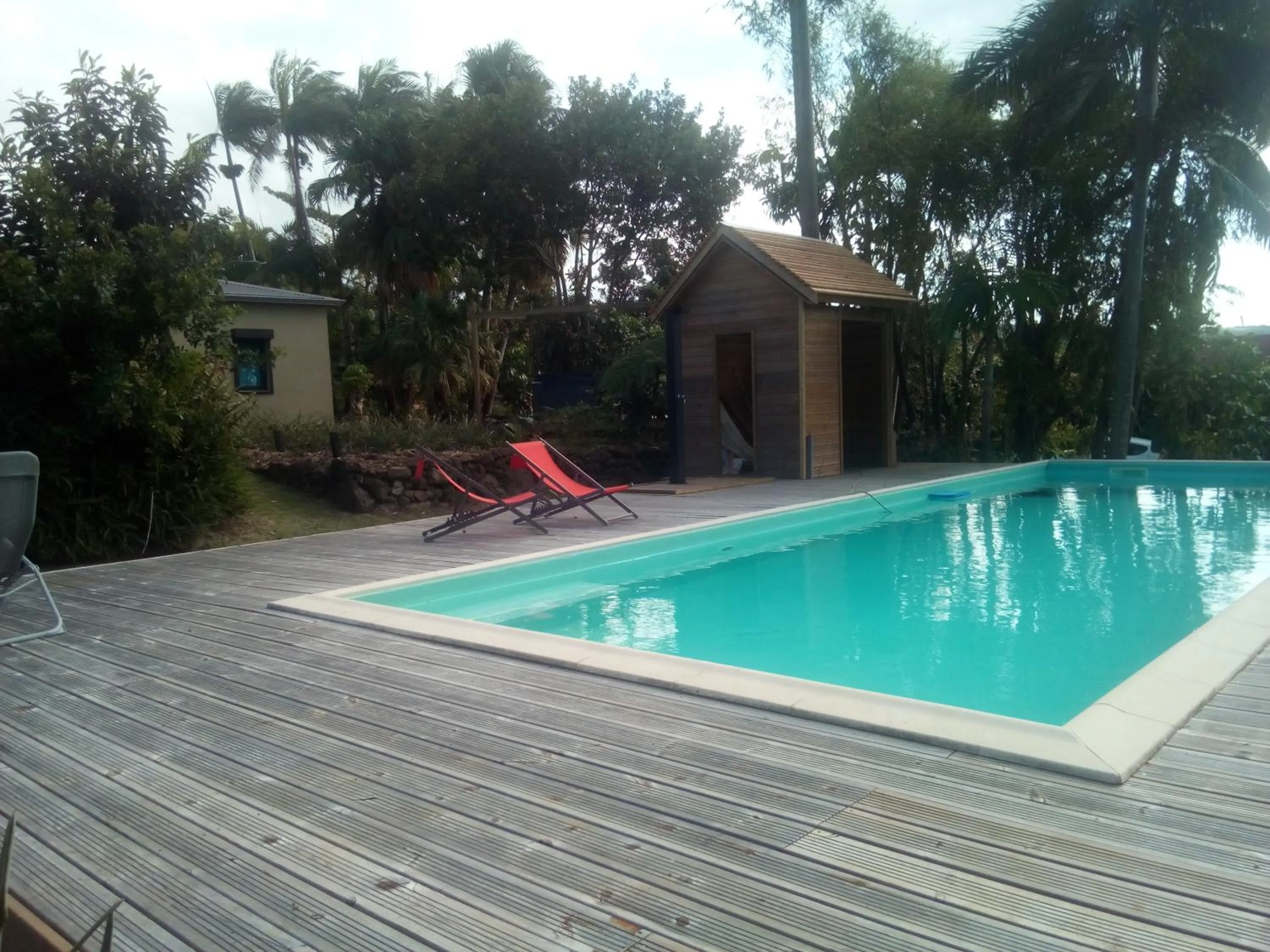 Garden view in Poivre et Citronnelle