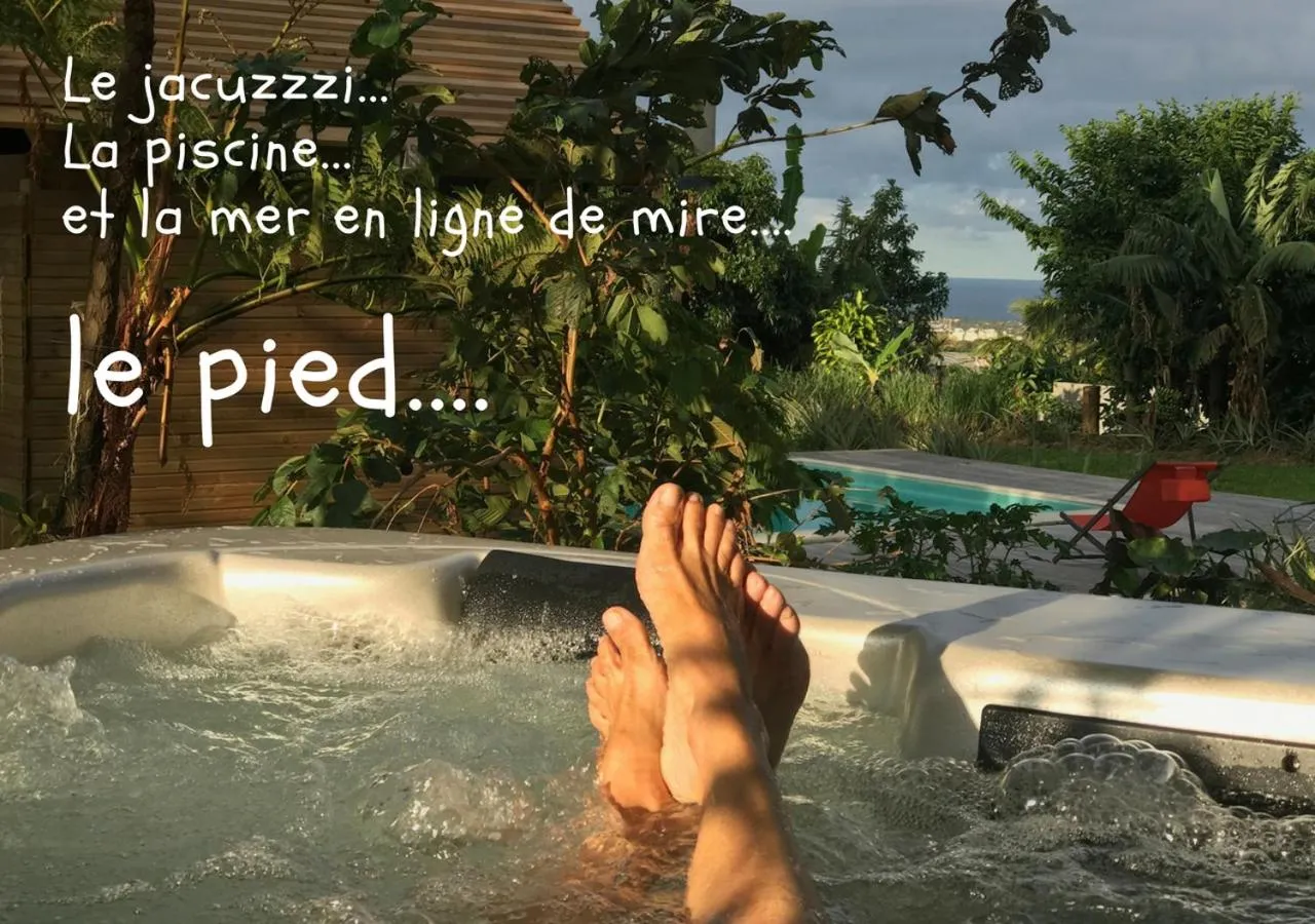 Hot Tub in Poivre et Citronnelle