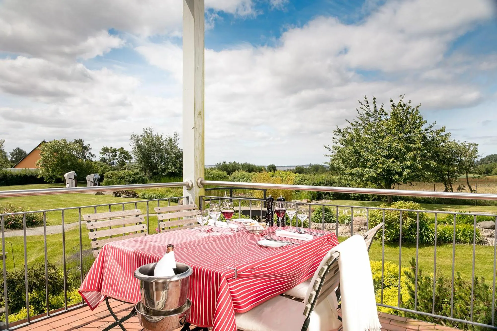 Restaurant/places to eat in H.W.S. Hotel Der Wilde Schwan