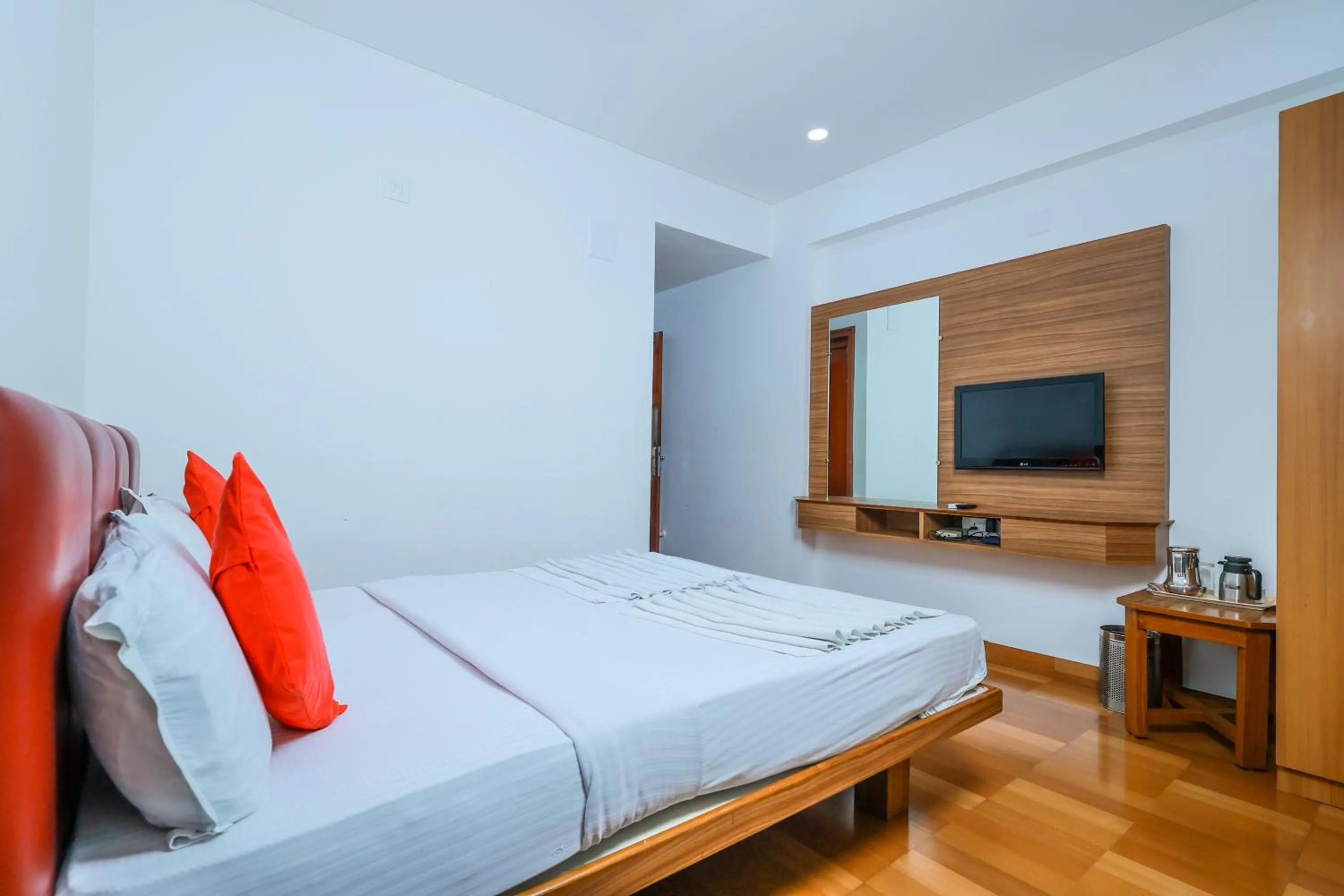 Bed in Hotel Janardana