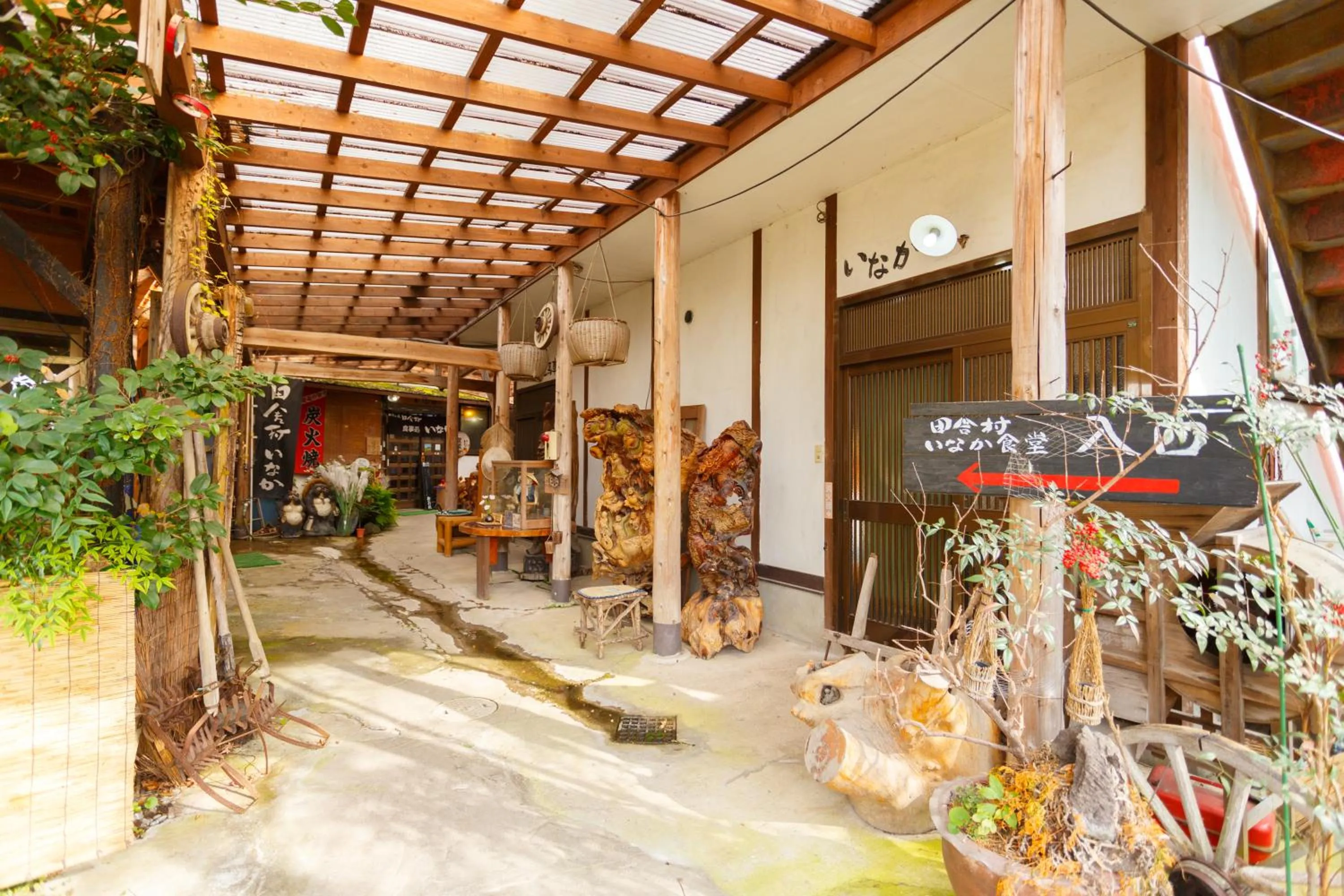 Facade/entrance in Yufuin Inakamura Inakaso