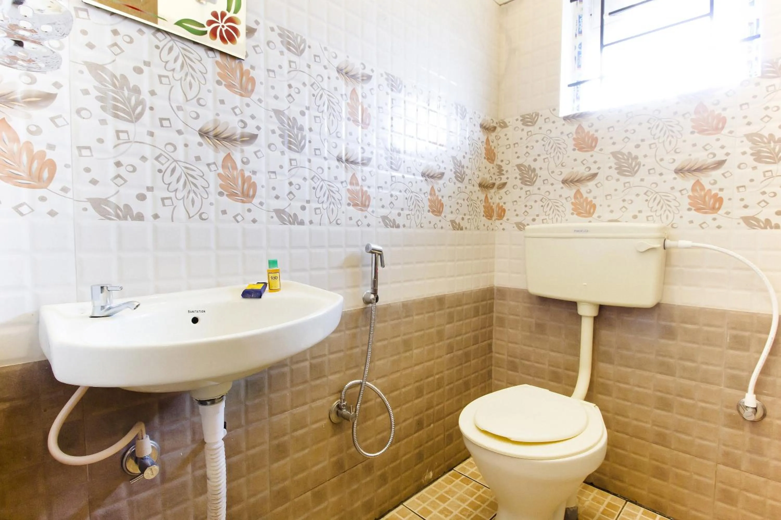 Bathroom in FabExpress Grand Castle Hill Resorts - Ooty Lake - 800m