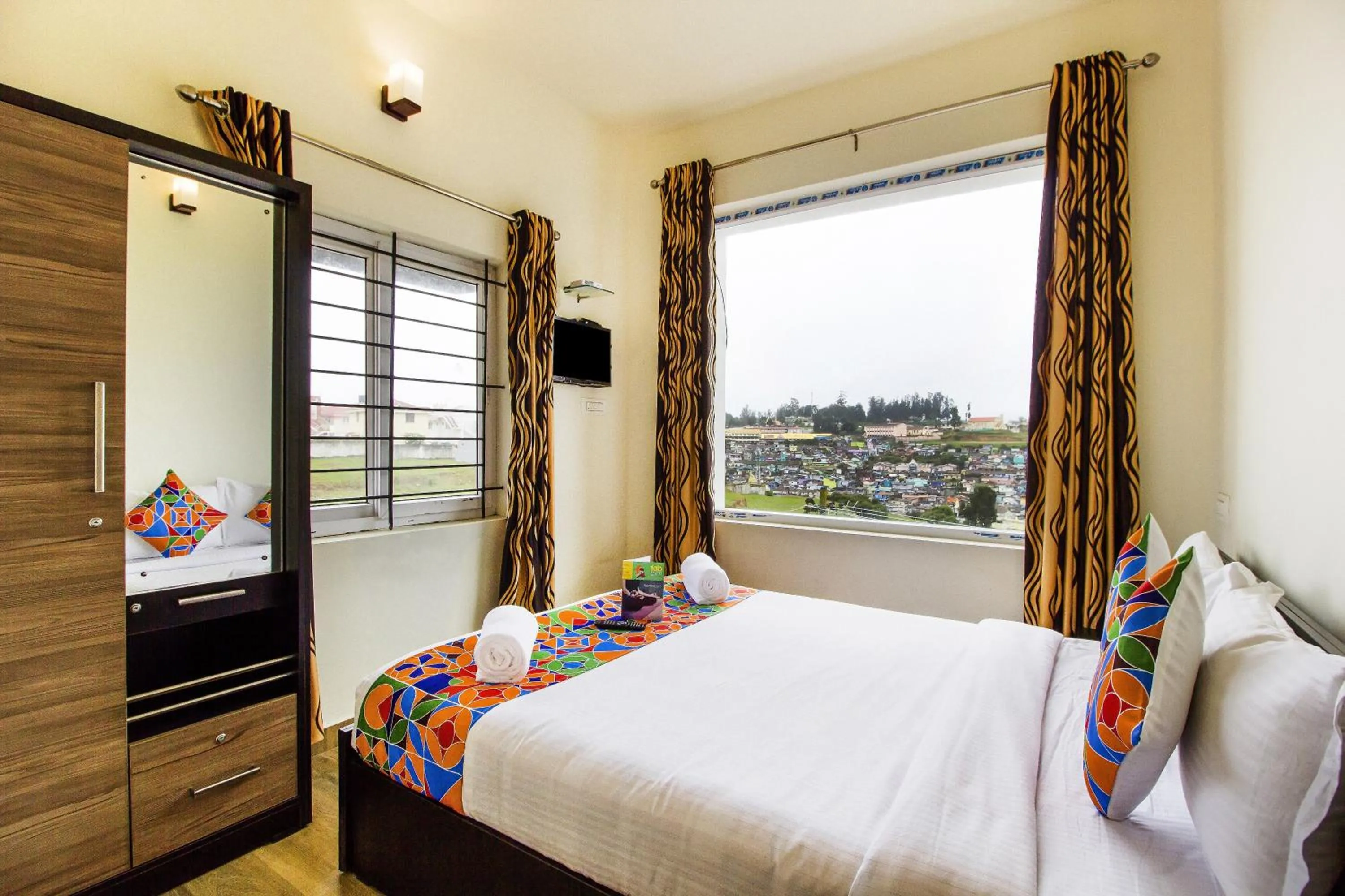 Bedroom in FabExpress Grand Castle Hill Resorts - Ooty Lake - 800m