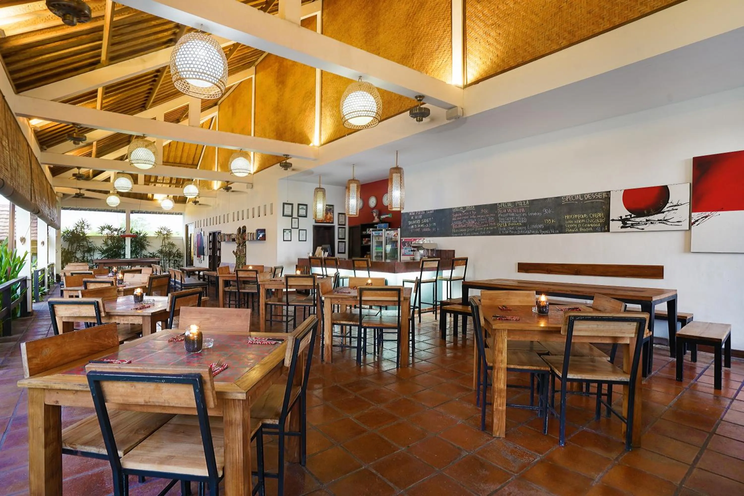 Restaurant/places to eat in Casa Asia