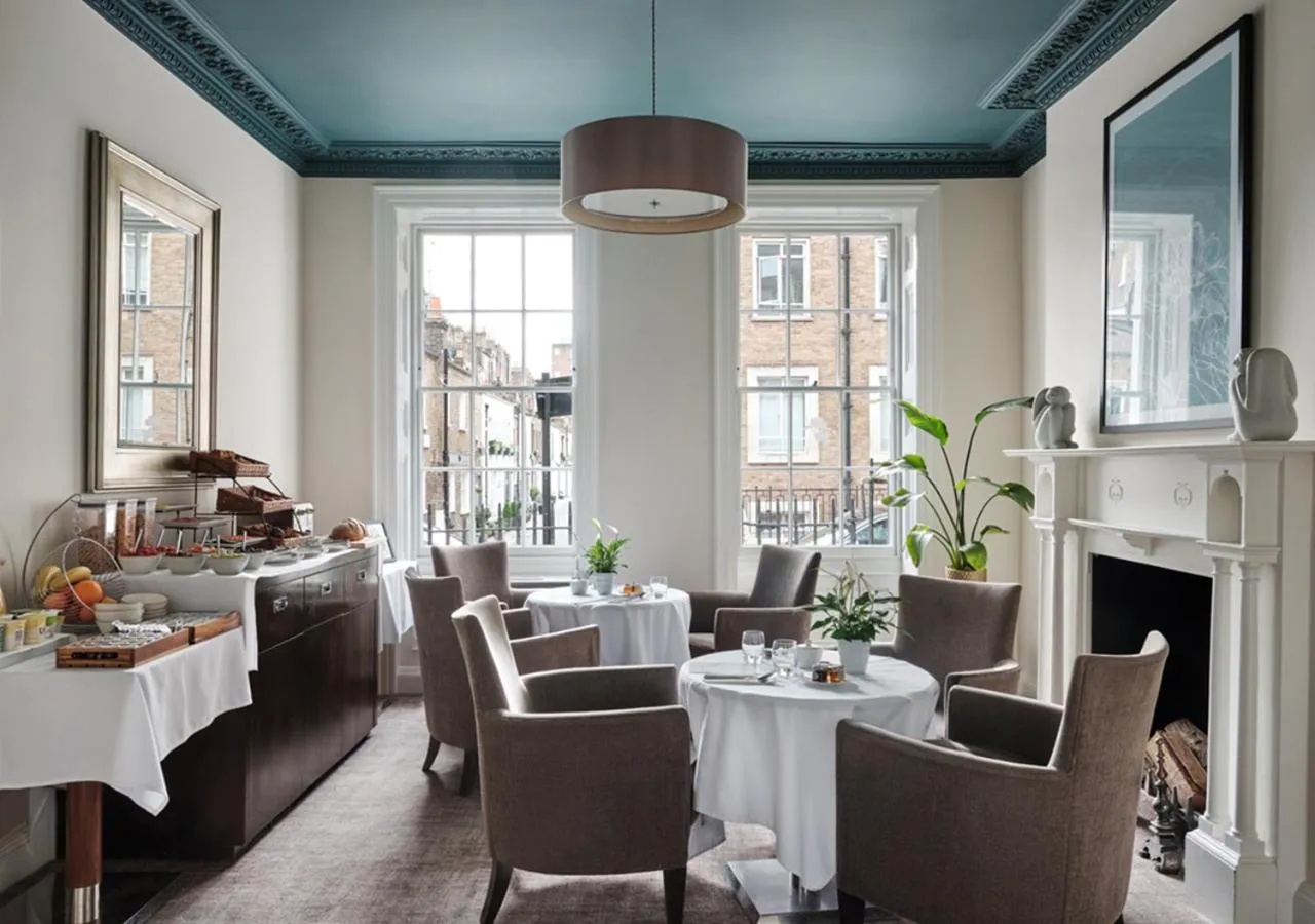 Breakfast in Montagu Place Hotel