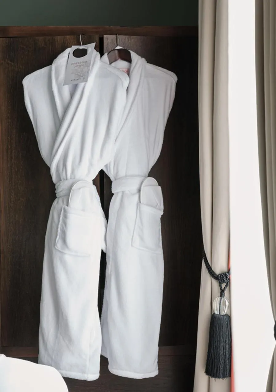 wardrobe in Montagu Place Hotel