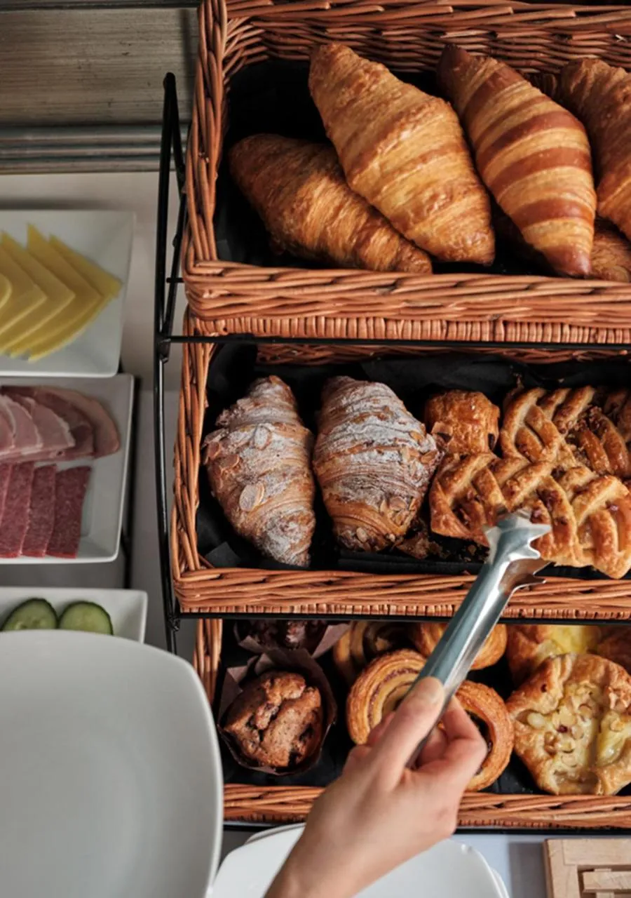 Continental breakfast in Montagu Place Hotel