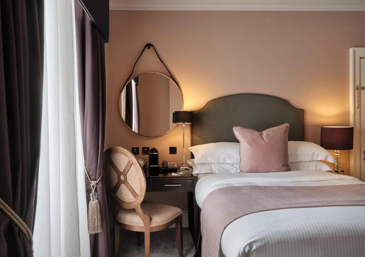 Bedroom, Bed in Montagu Place Hotel