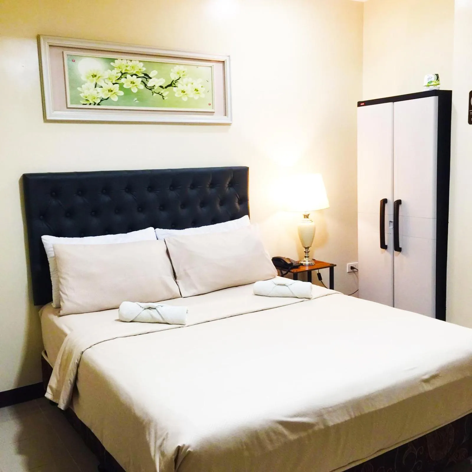 Bed in B&J Guesthouse and Tours