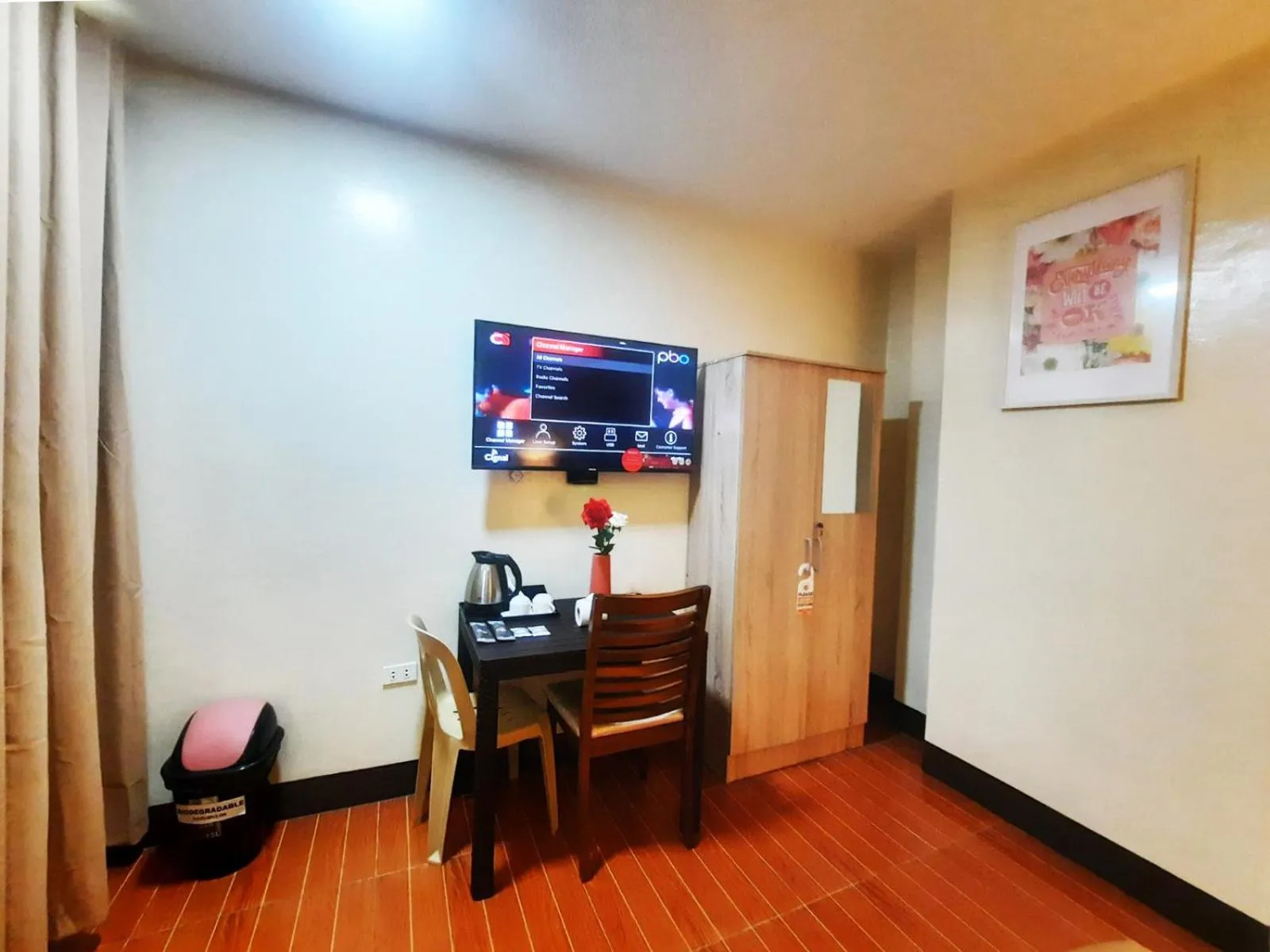 TV and multimedia in B&J Guesthouse and Tours