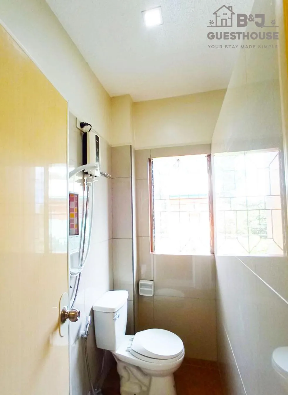 Shower in B&J Guesthouse and Tours