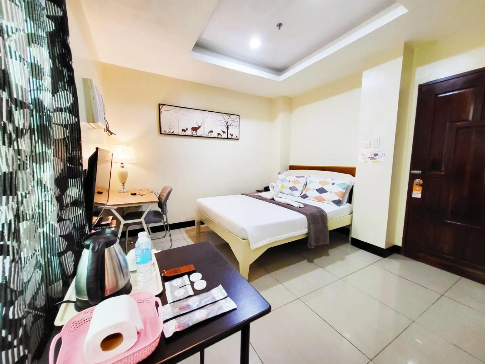 Bed in B&J Guesthouse and Tours