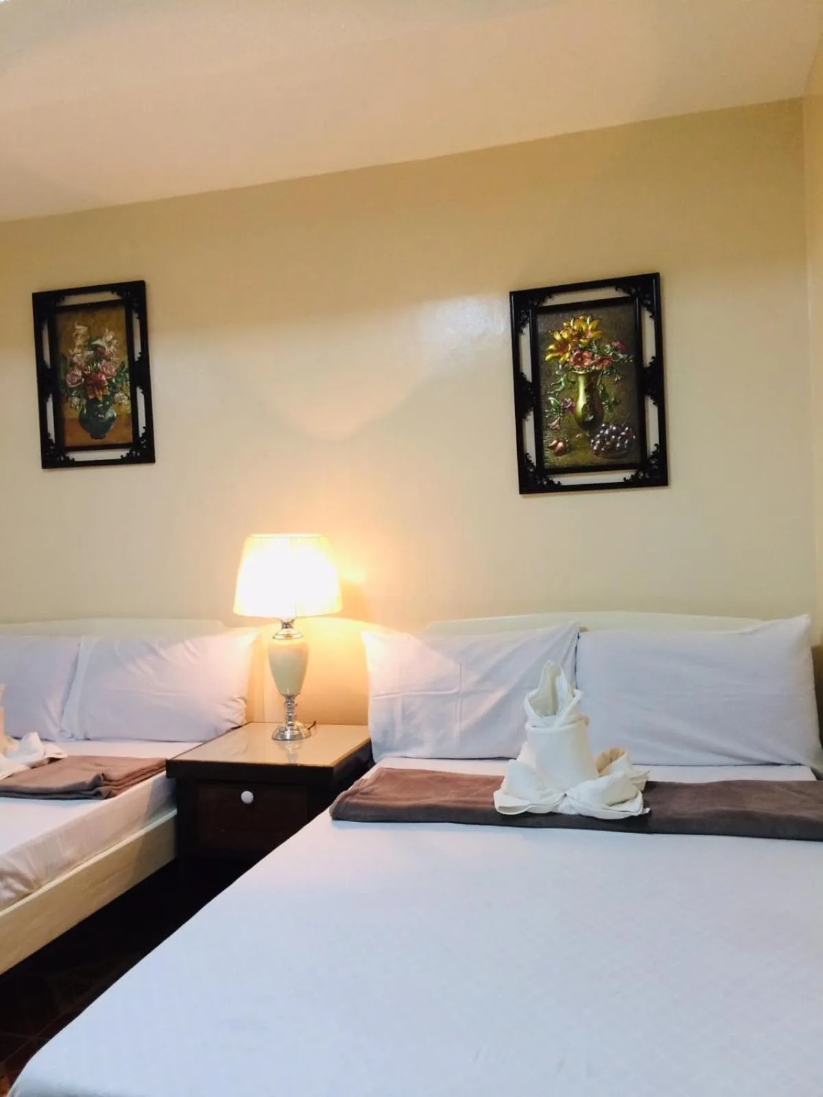 Bed in B&J Guesthouse and Tours