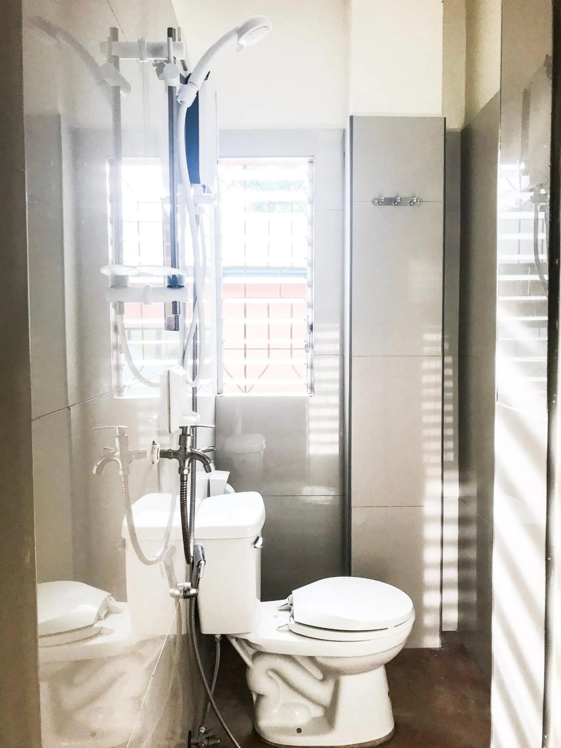 Toilet in B&J Guesthouse and Tours