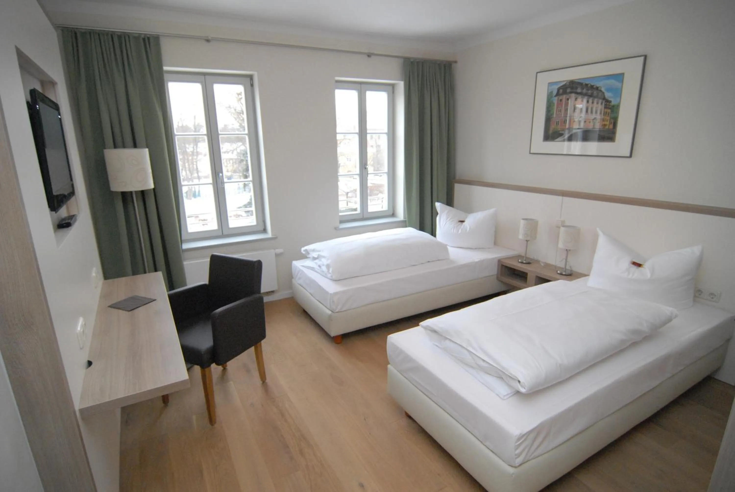 Photo of the whole room, Bed in Hotel am Goethehaus