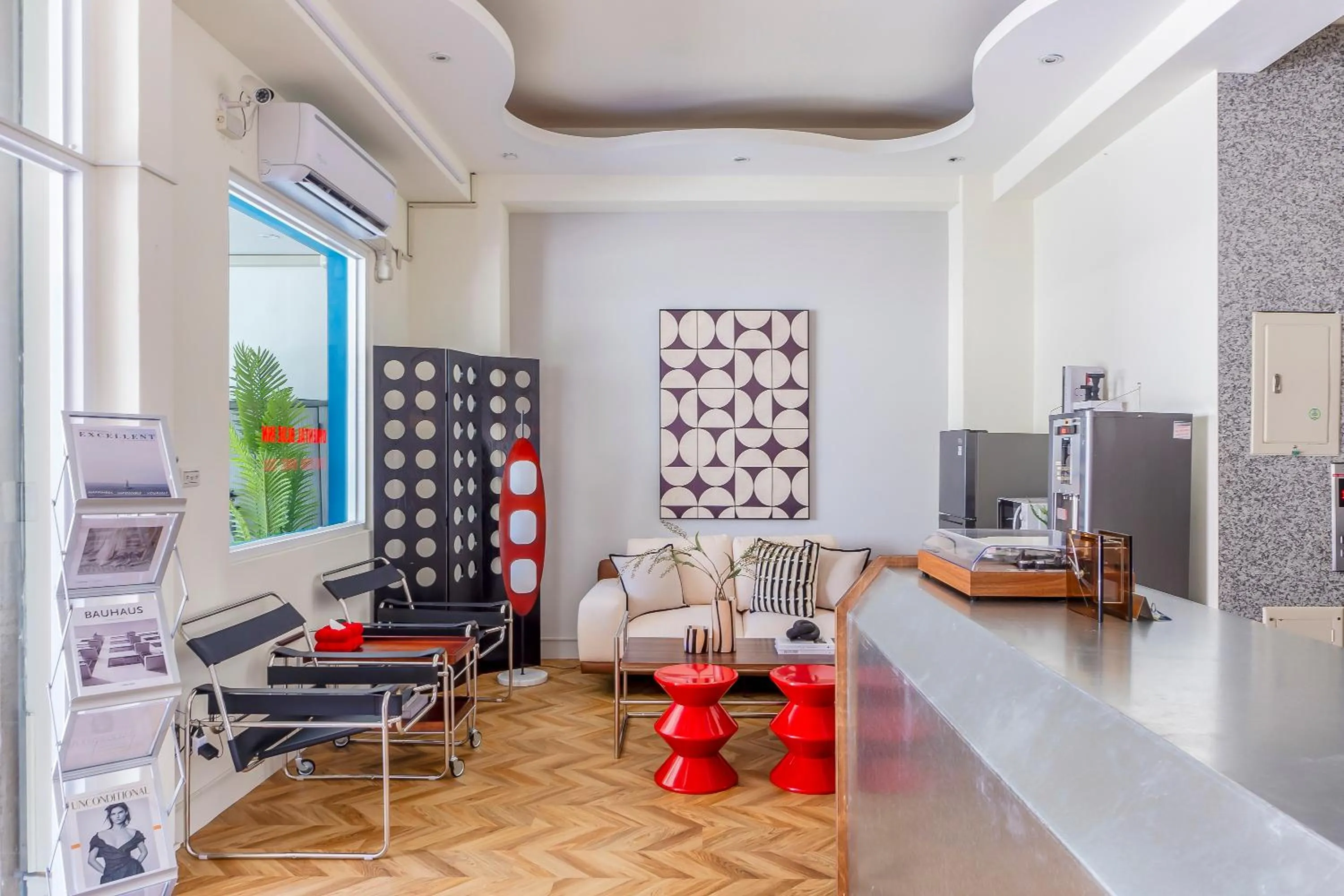 Living room in Oriental Blue Smart Stay